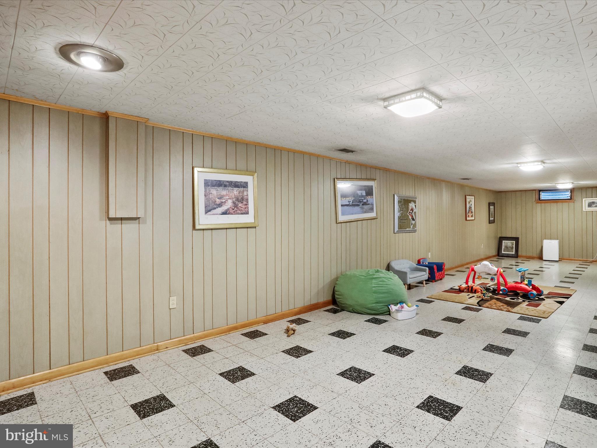 HALFWAY - Residential