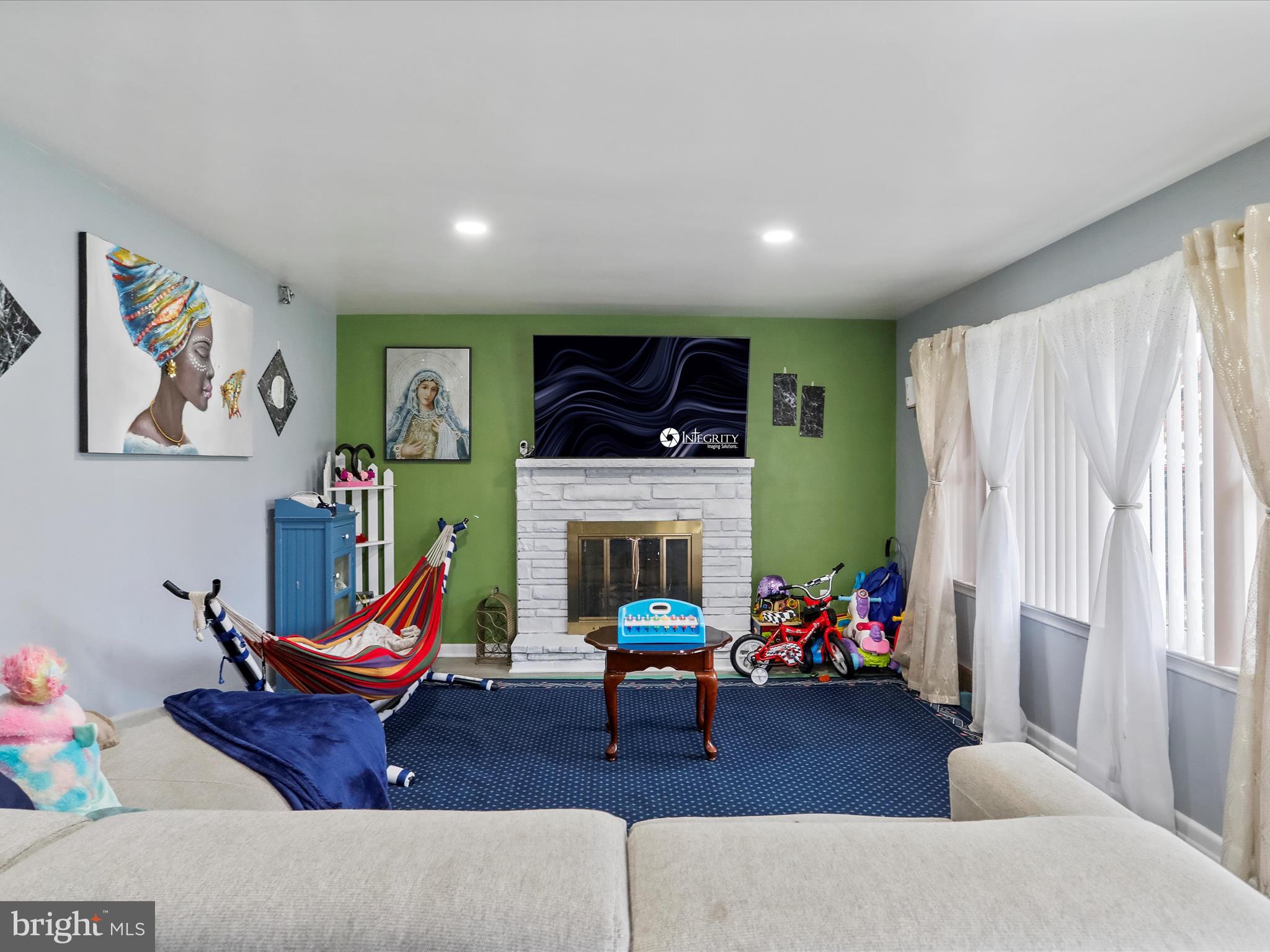 HALFWAY - Residential