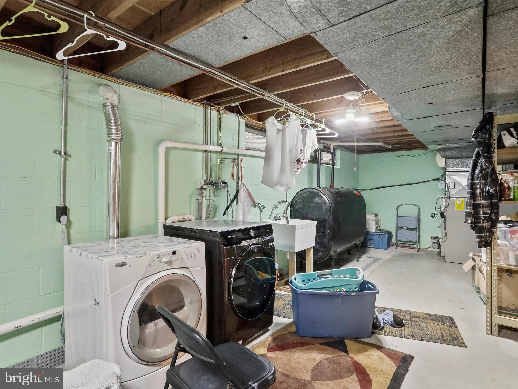 HALFWAY - Residential