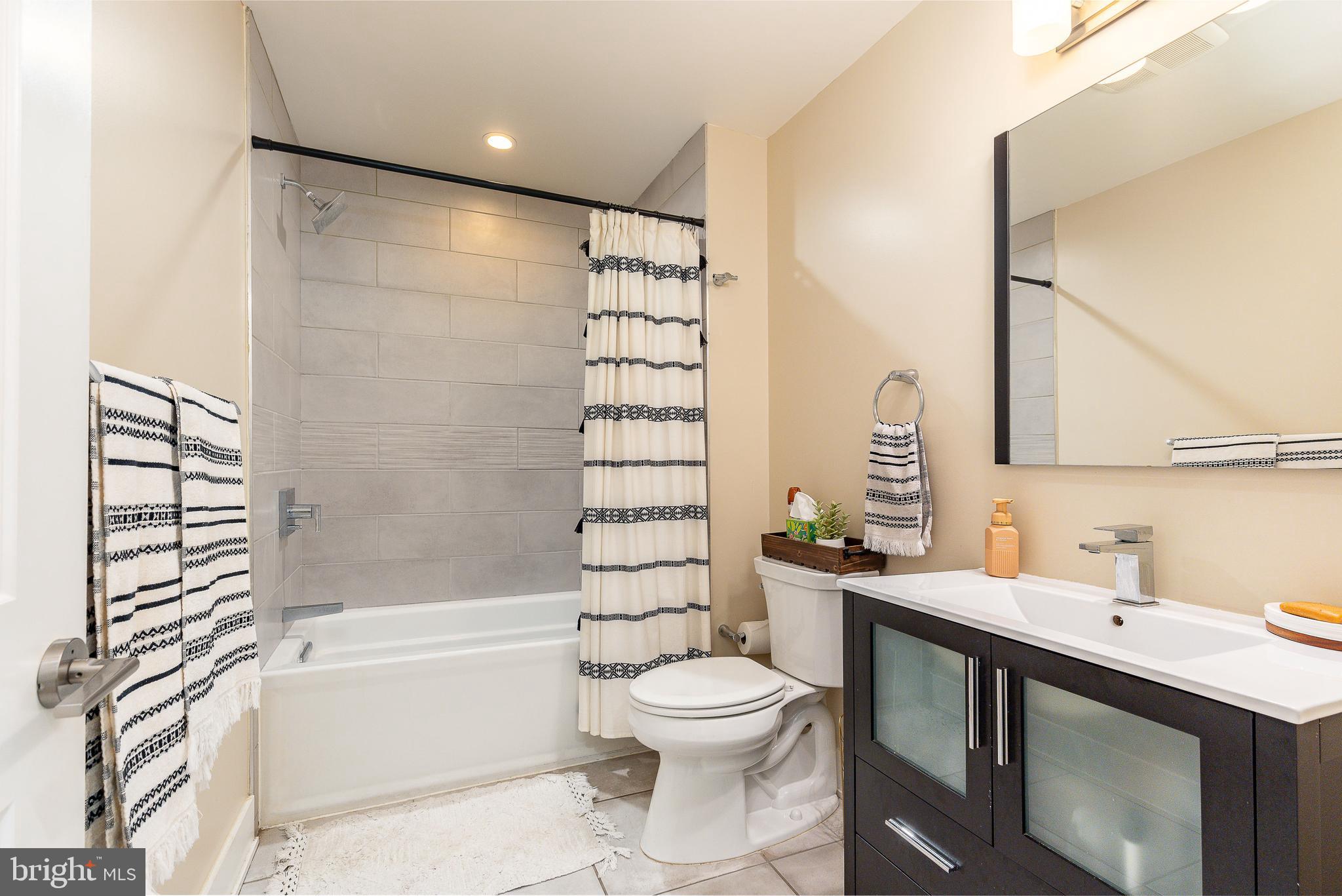 OLDE KENSINGTON - Residential