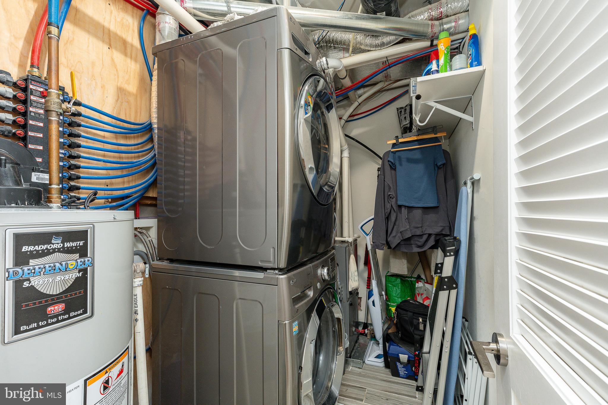 OLDE KENSINGTON - Residential