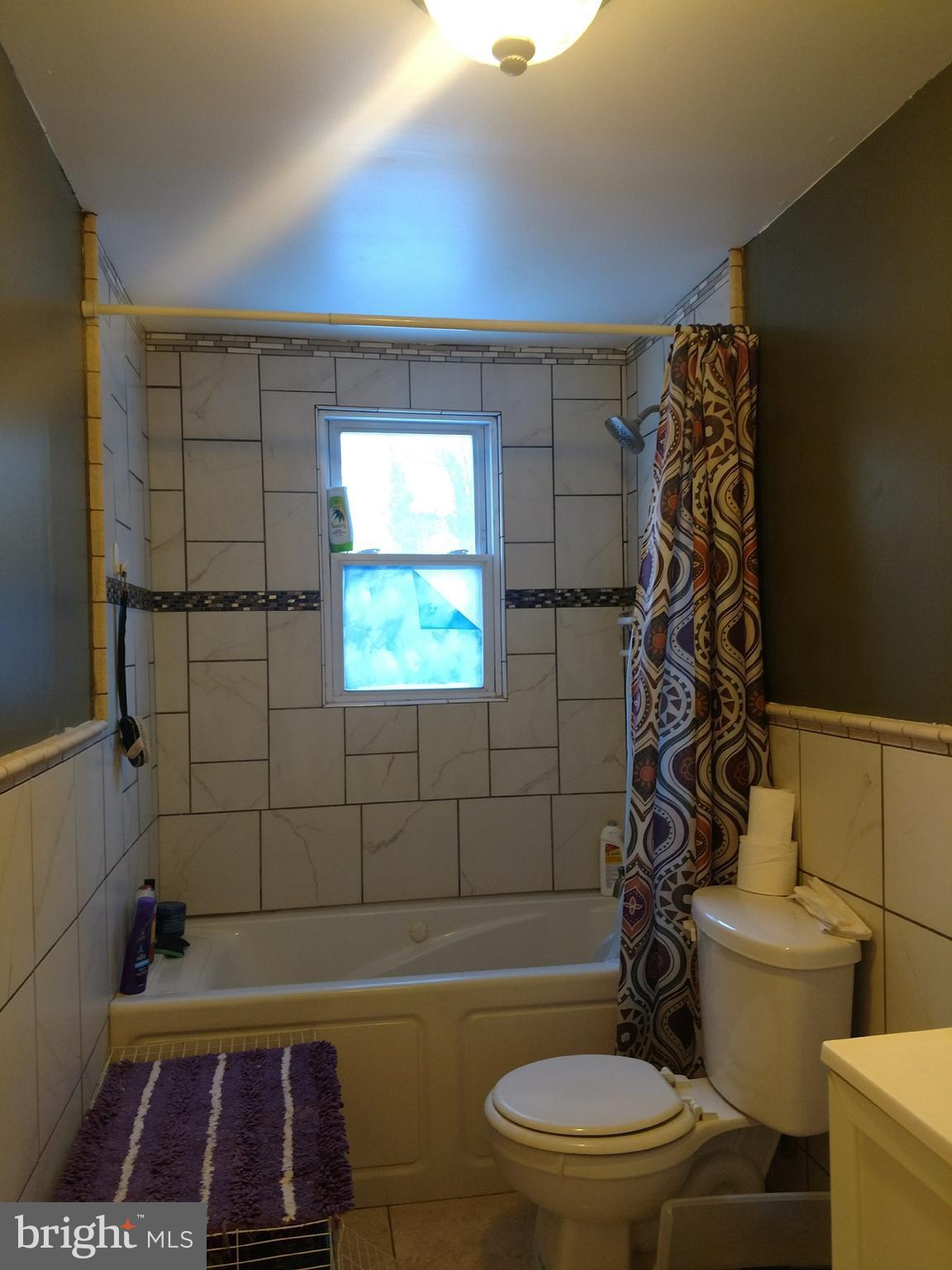 HAMPSHIRE KNOLLS - Residential