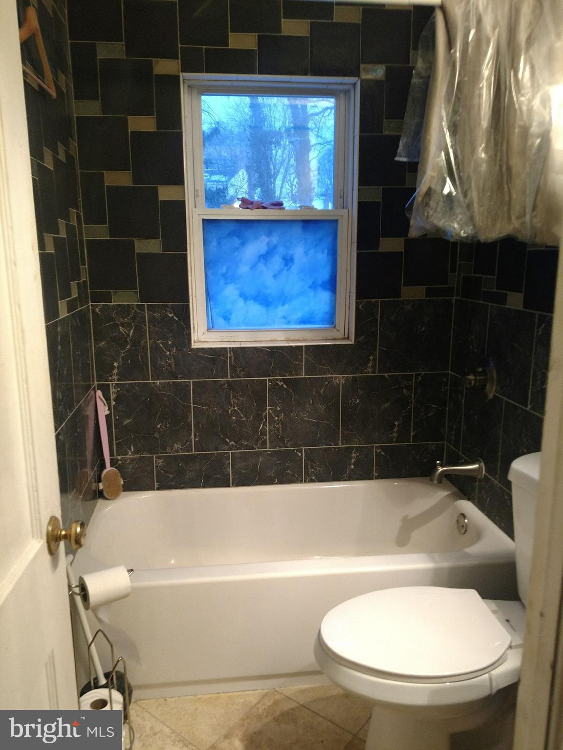 HAMPSHIRE KNOLLS - Residential