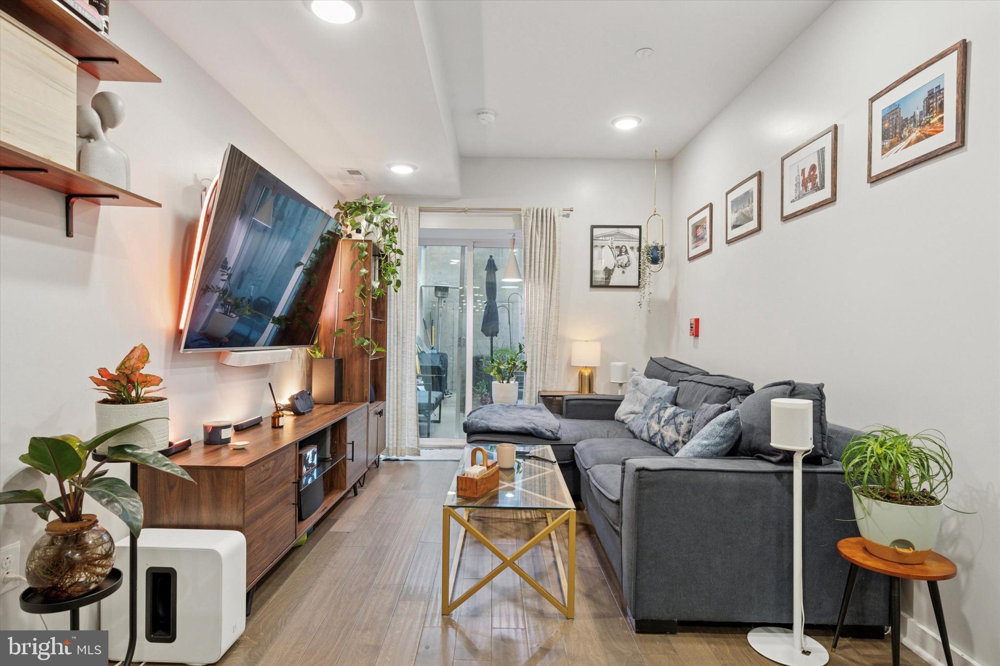 NORRIS SQUARE - Residential