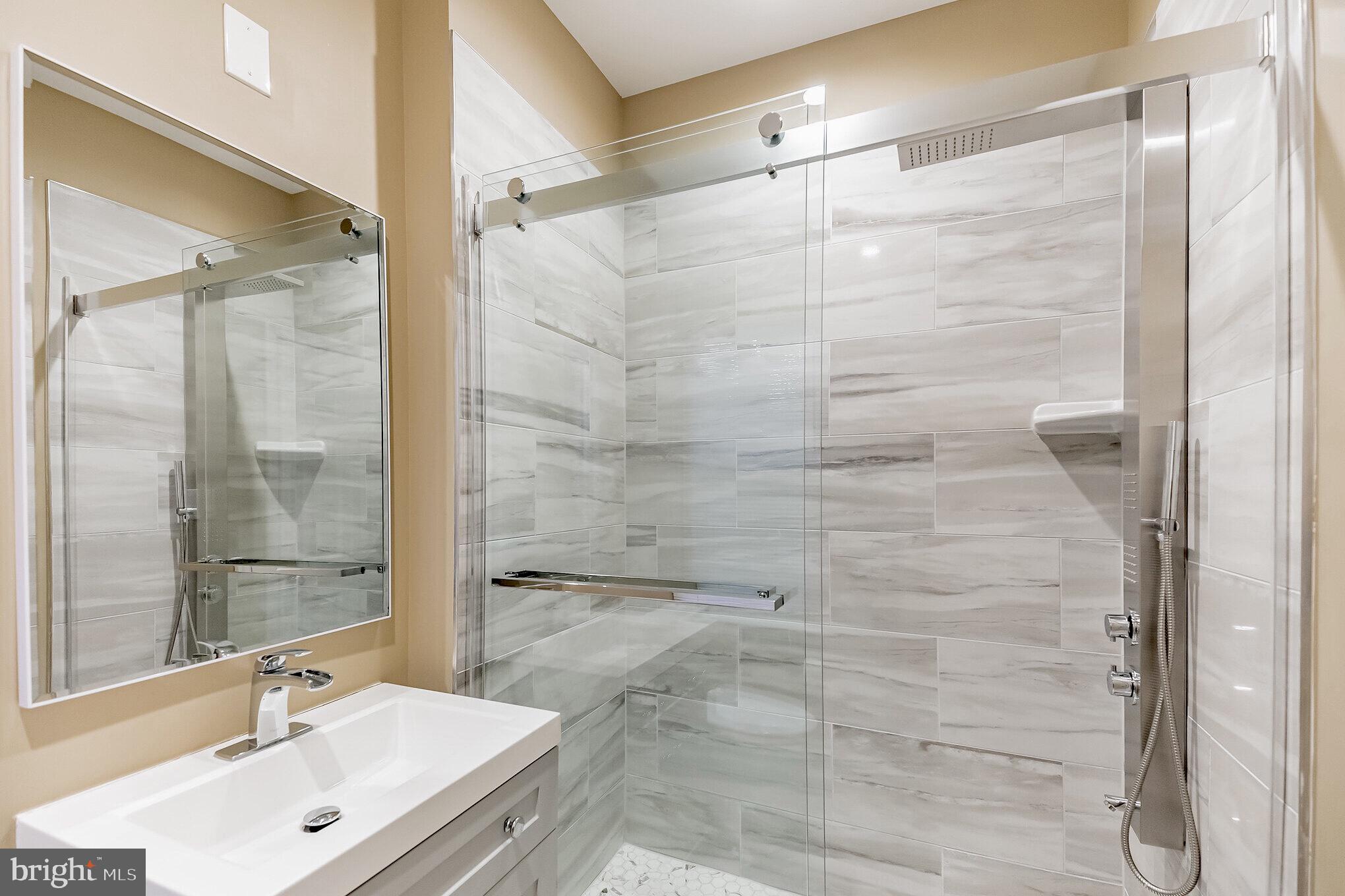 MANTUA - Residential