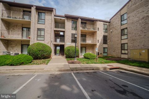 Photo of 6147 Edsall Road #N, ALEXANDRIA, VA 22304 (MLS # VAAX2061238)
