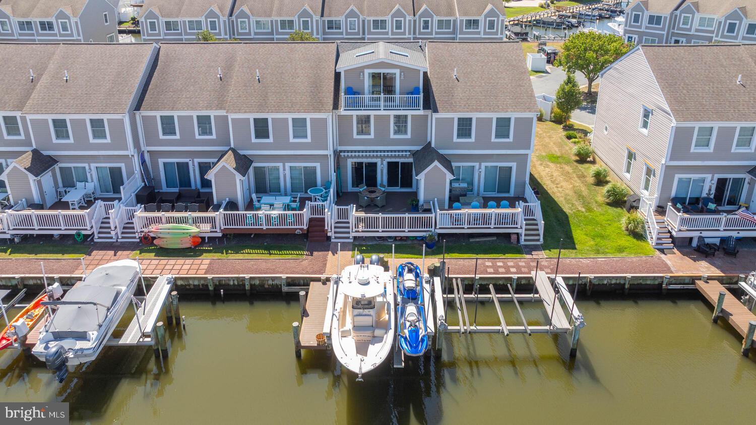 TOWNES OF NANTUCKET - Residential