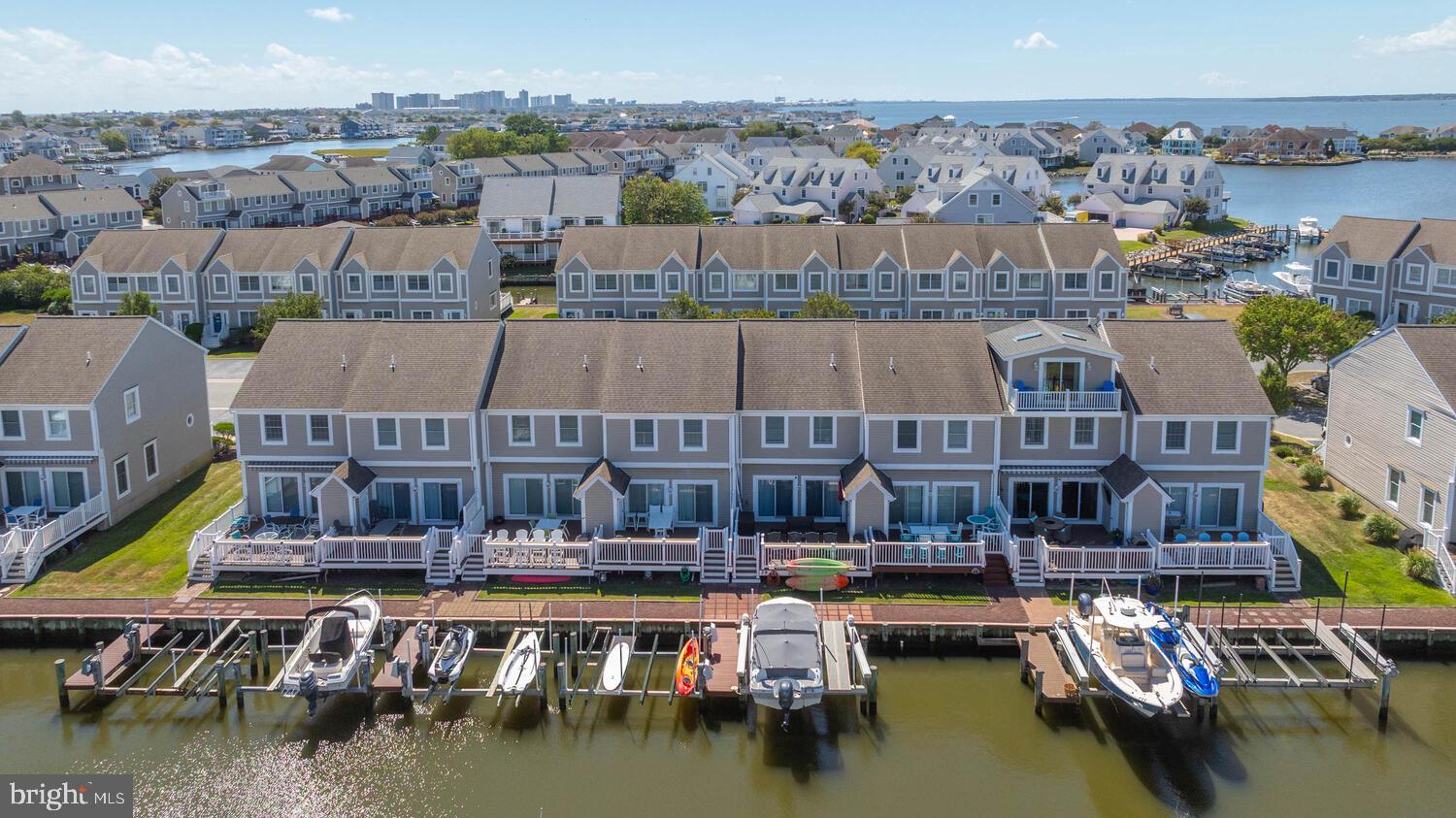 TOWNES OF NANTUCKET - Residential