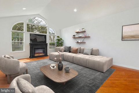 64 VILLA DRIVE WARMINSTER PA 18974