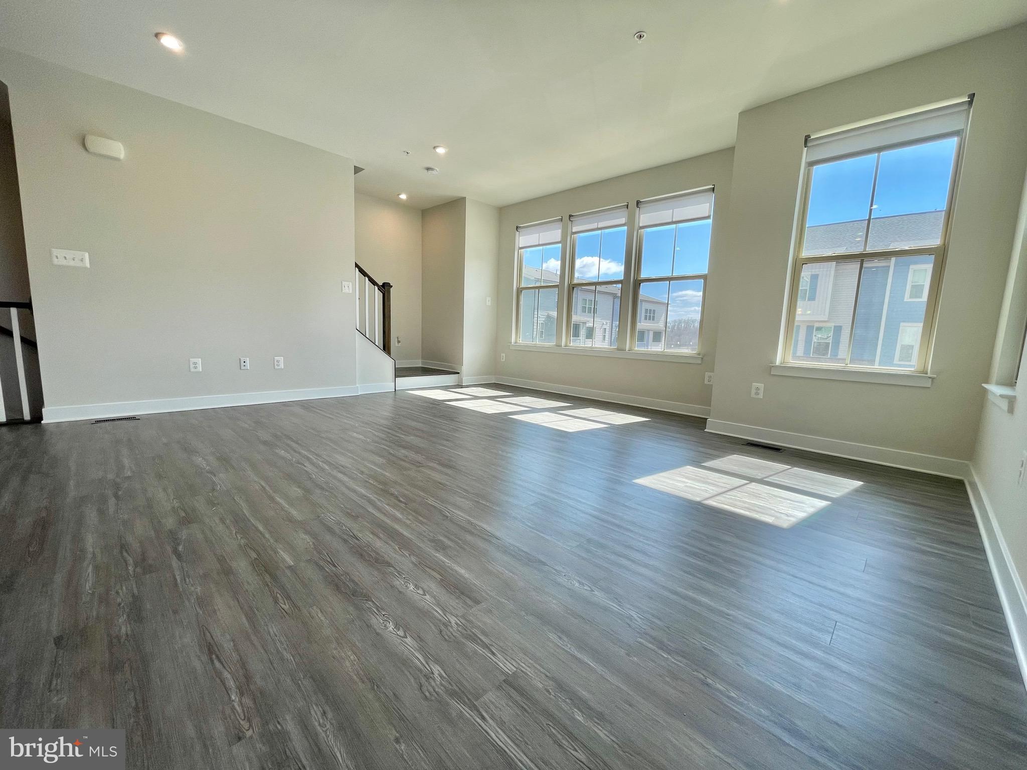 VILLAGES OF URBANA - Residential Lease