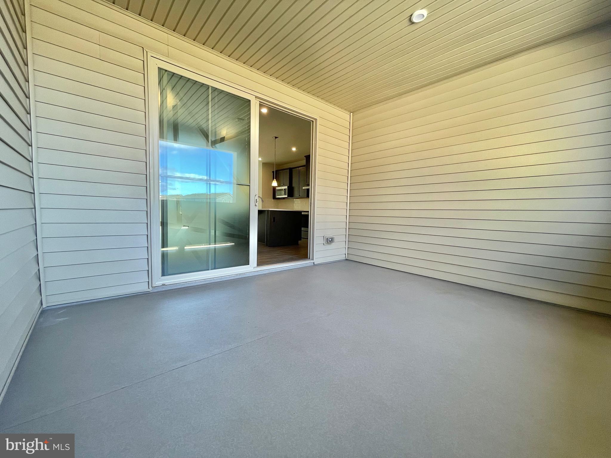 VILLAGES OF URBANA - Residential Lease