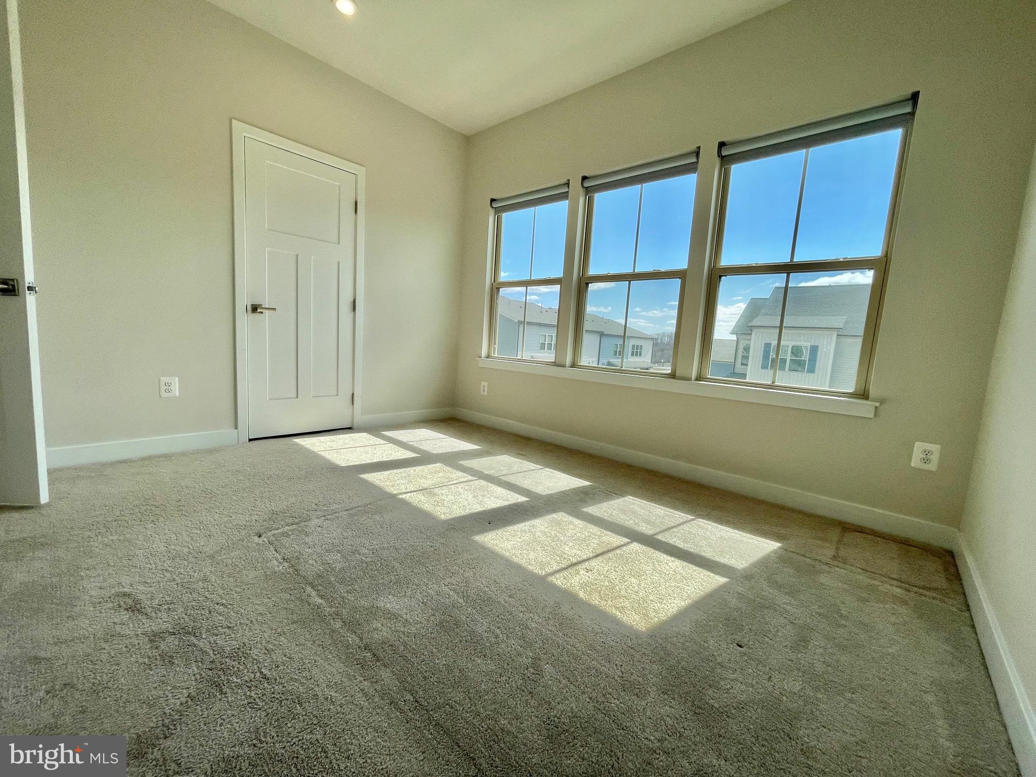 VILLAGES OF URBANA - Residential Lease