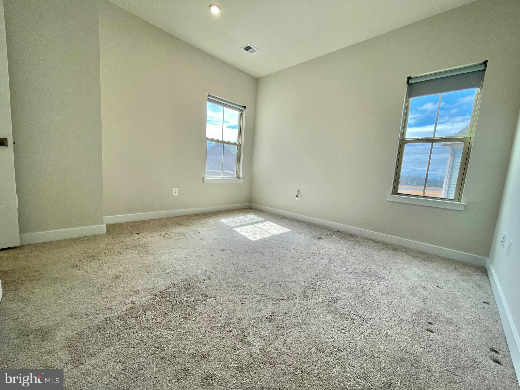 VILLAGES OF URBANA - Residential Lease