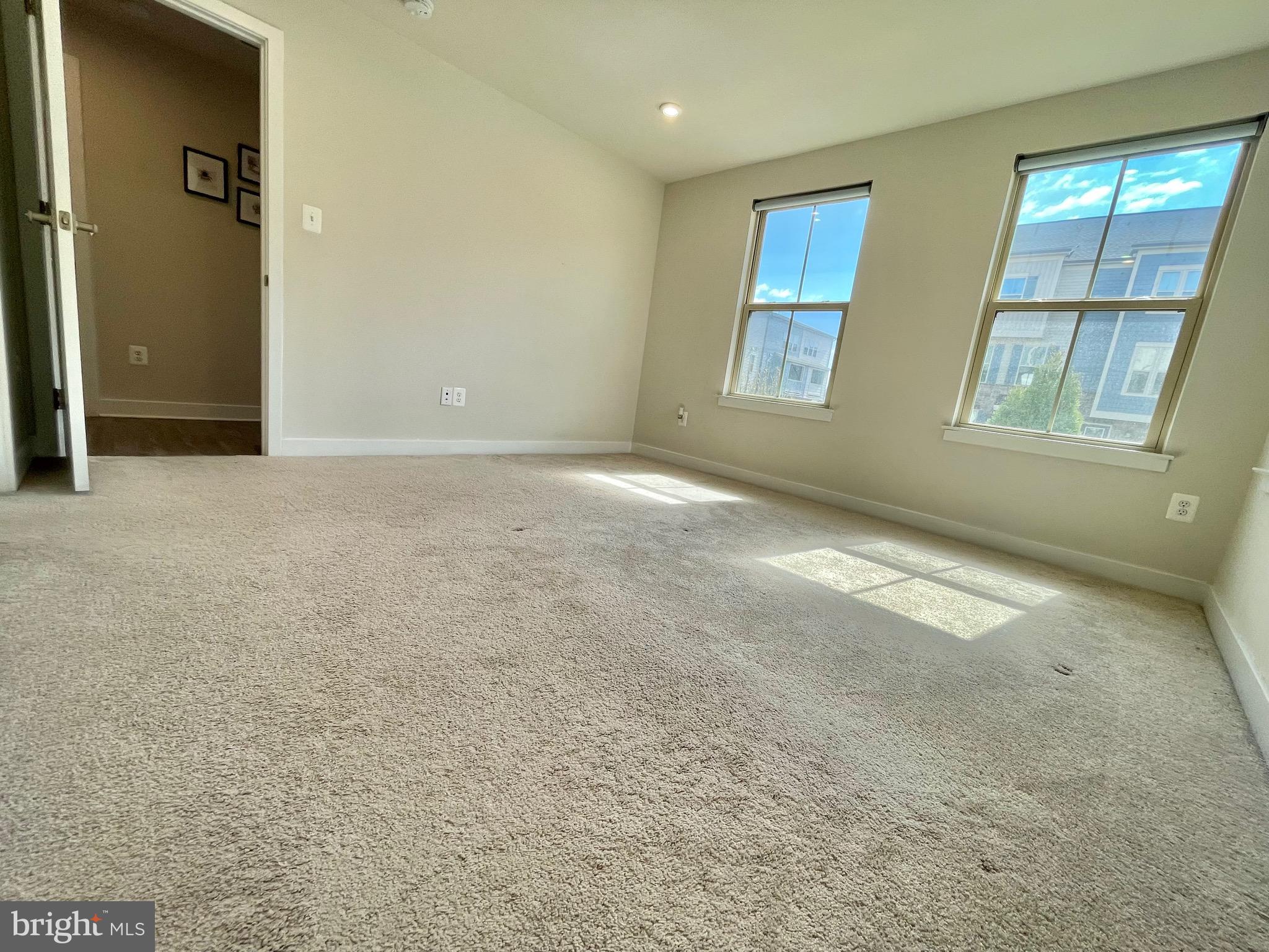 VILLAGES OF URBANA - Residential Lease