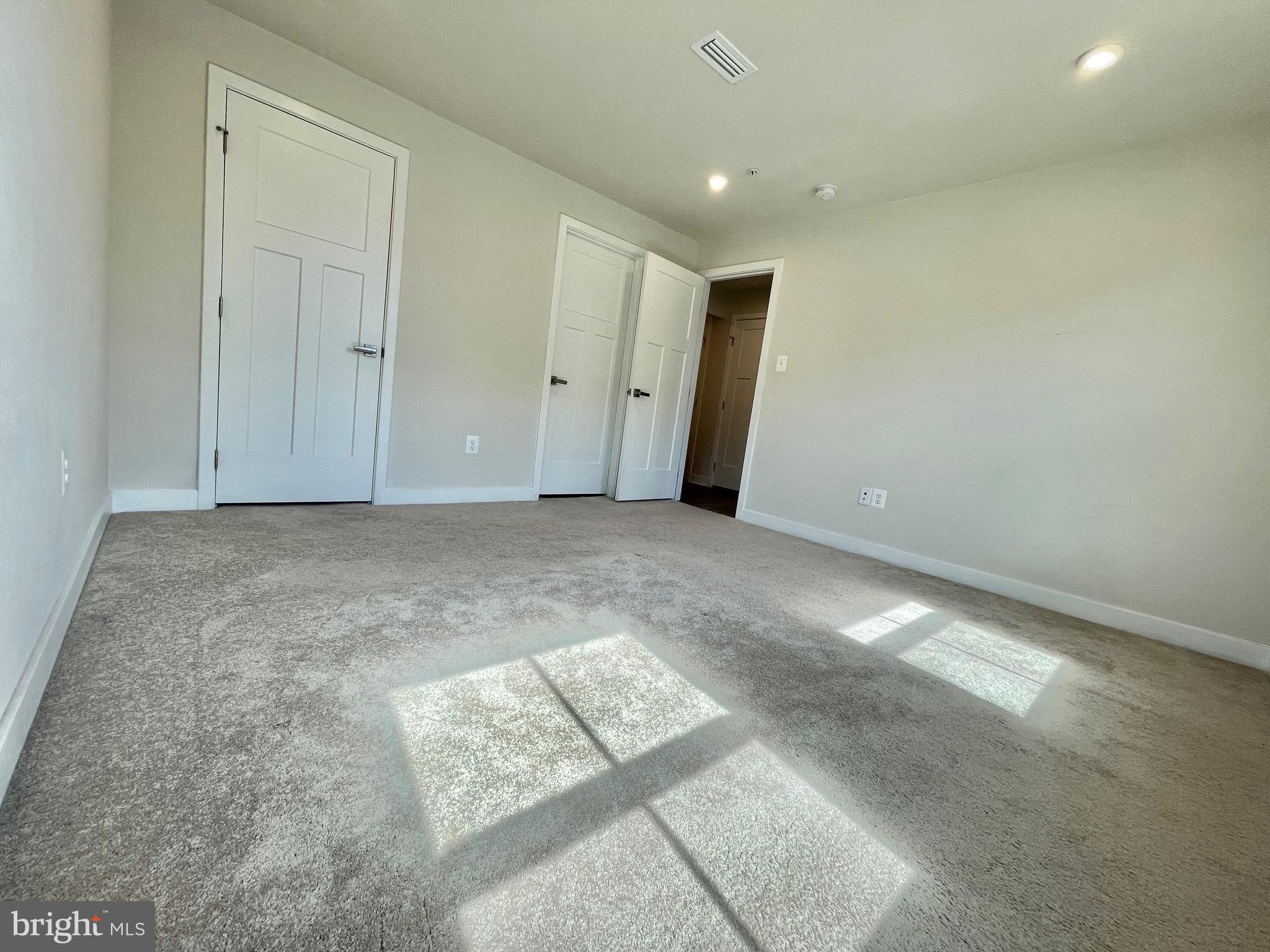 VILLAGES OF URBANA - Residential Lease