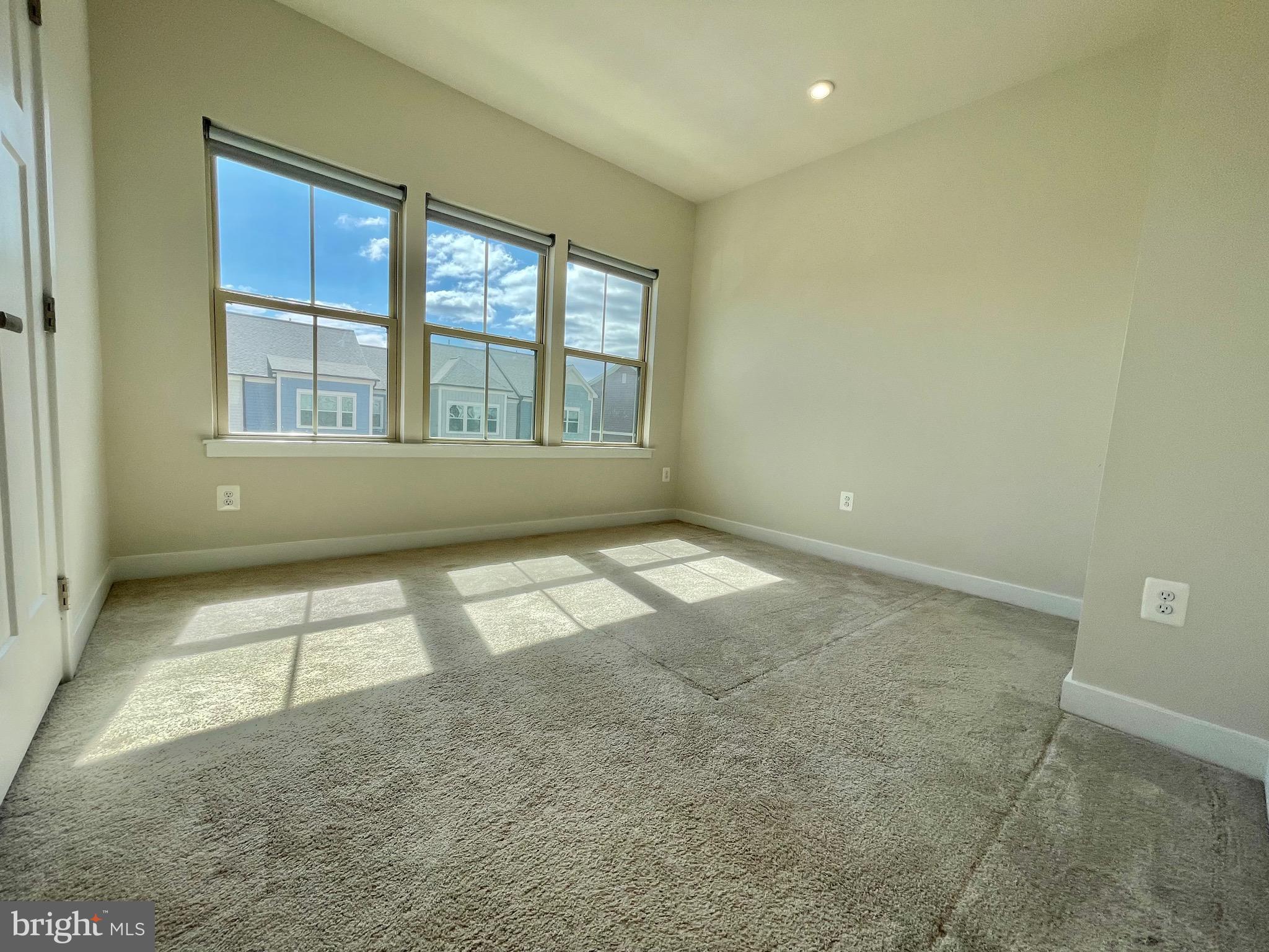 VILLAGES OF URBANA - Residential Lease