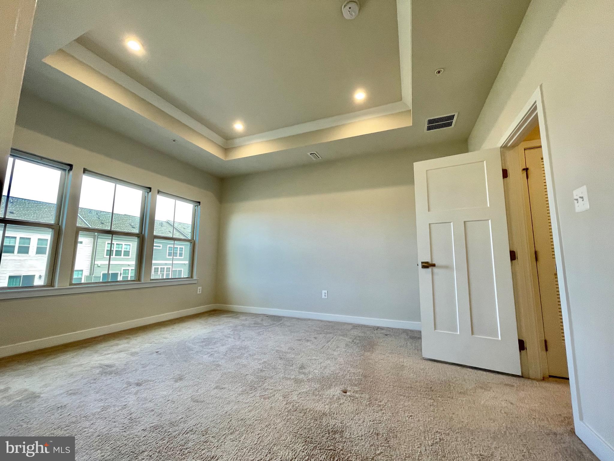 VILLAGES OF URBANA - Residential Lease