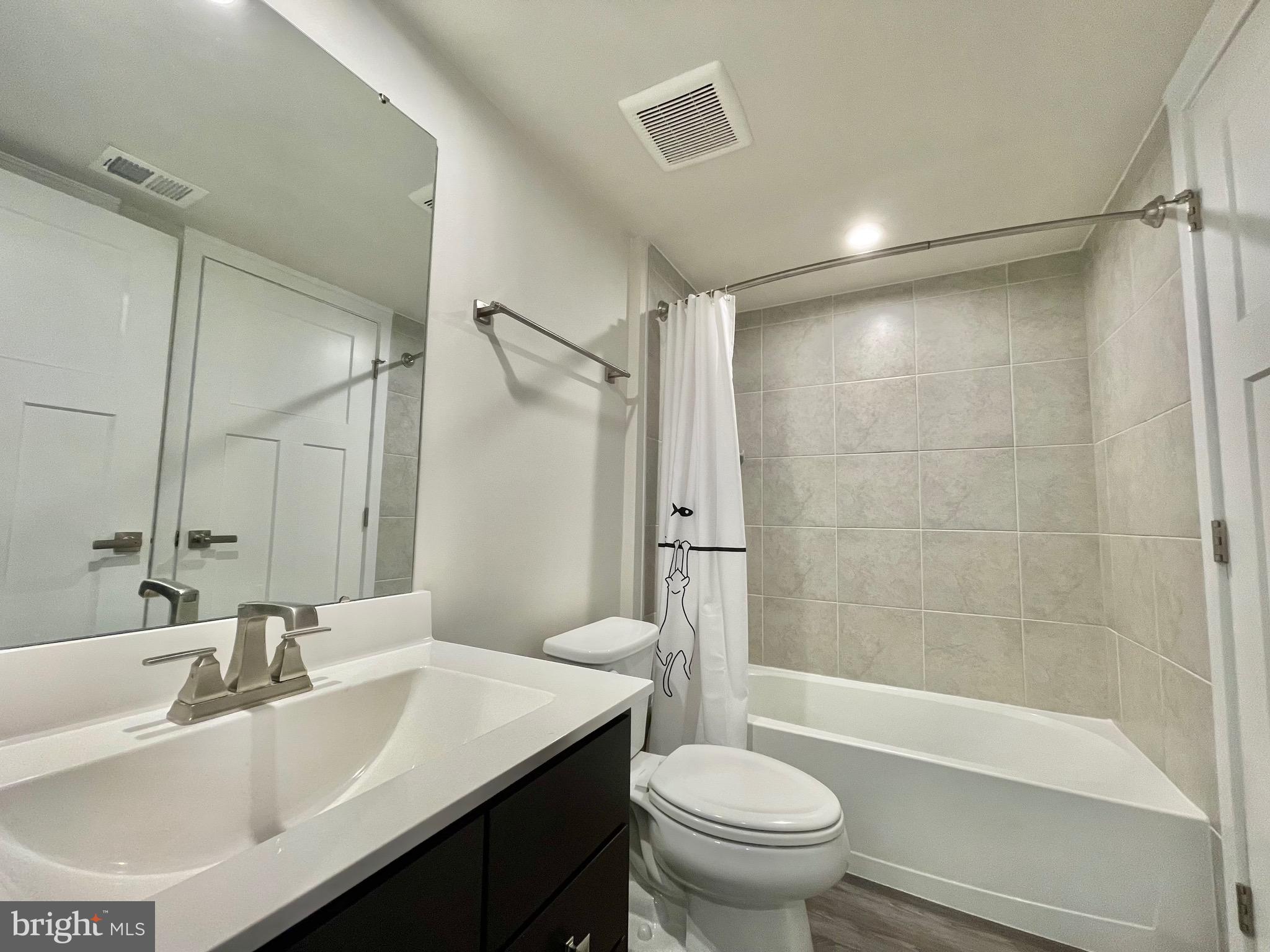 VILLAGES OF URBANA - Residential Lease