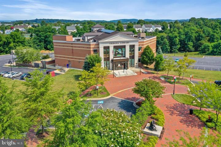 VILLAGES OF URBANA - Residential Lease