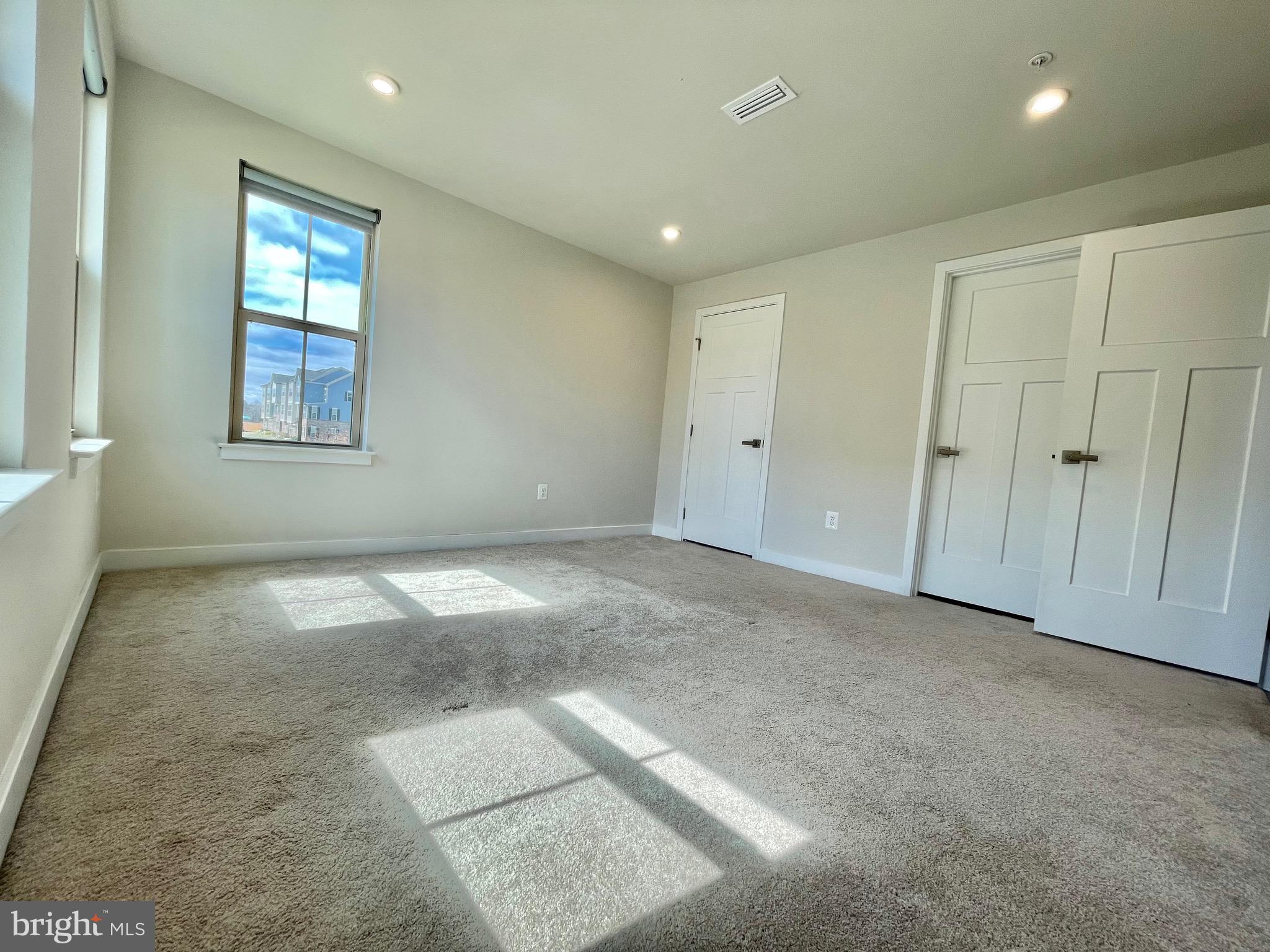 VILLAGES OF URBANA - Residential Lease