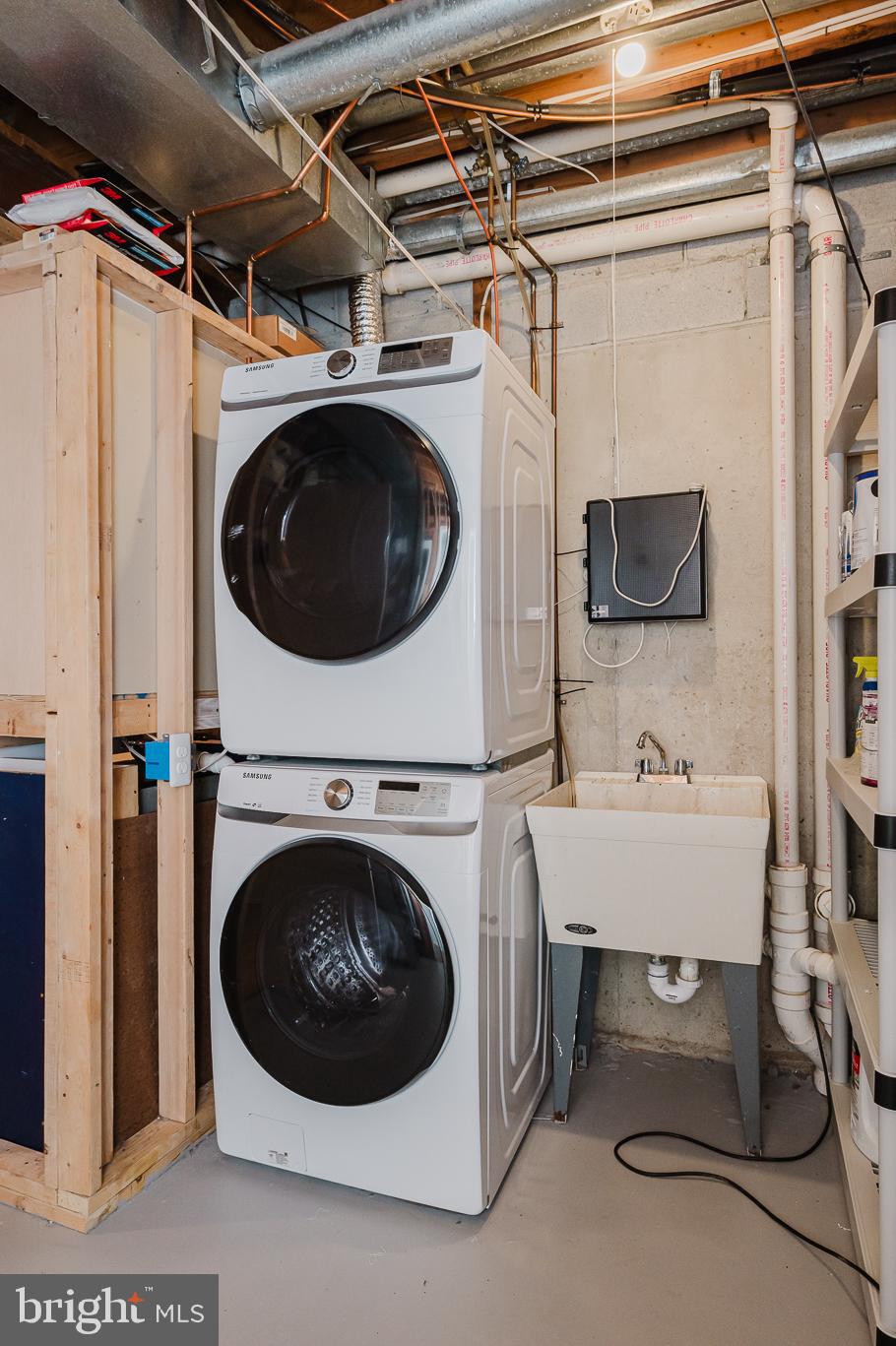 COPPERFIELD AT FIVE FRM - Residential Lease