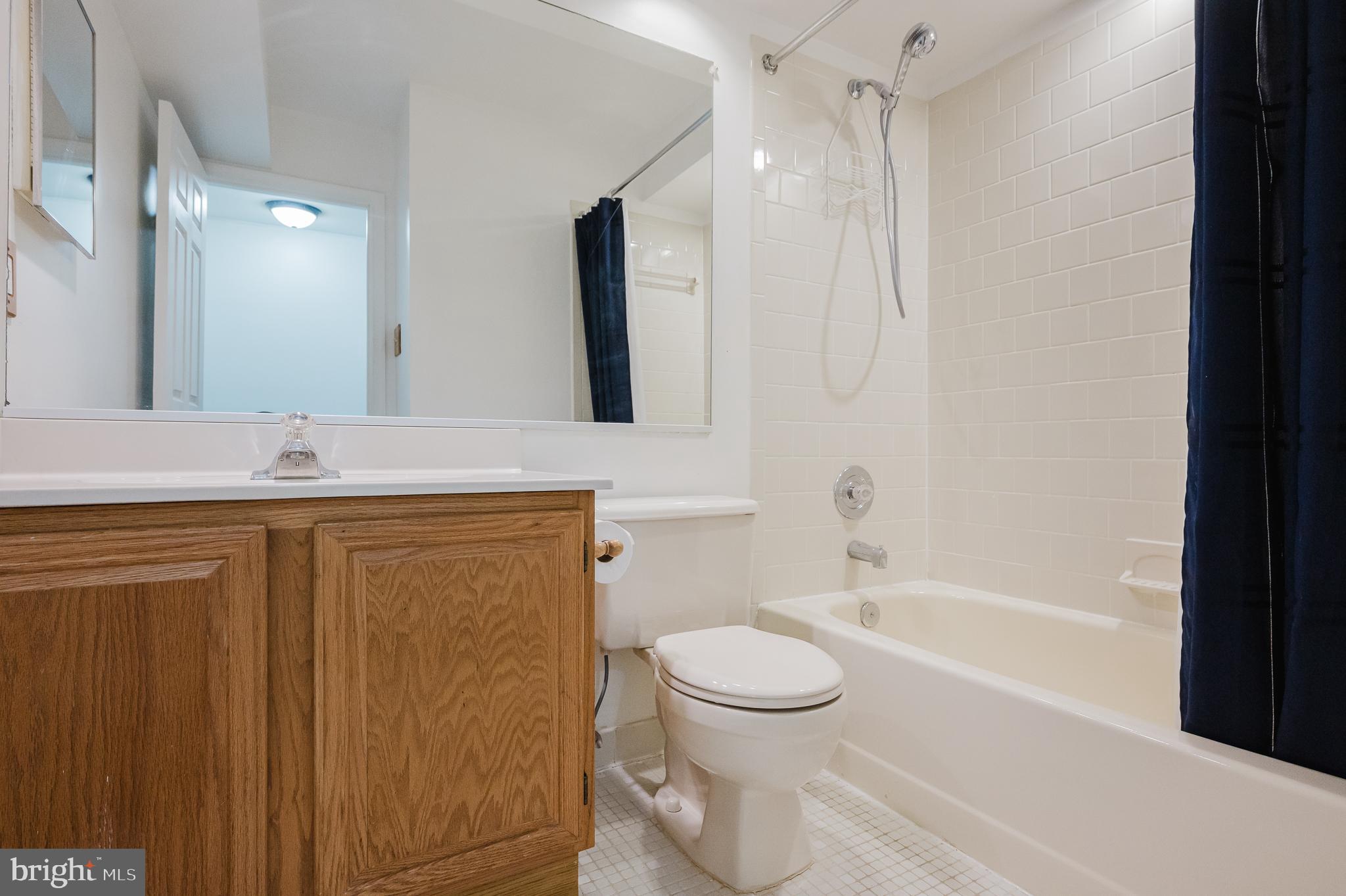 COPPERFIELD AT FIVE FRM - Residential Lease