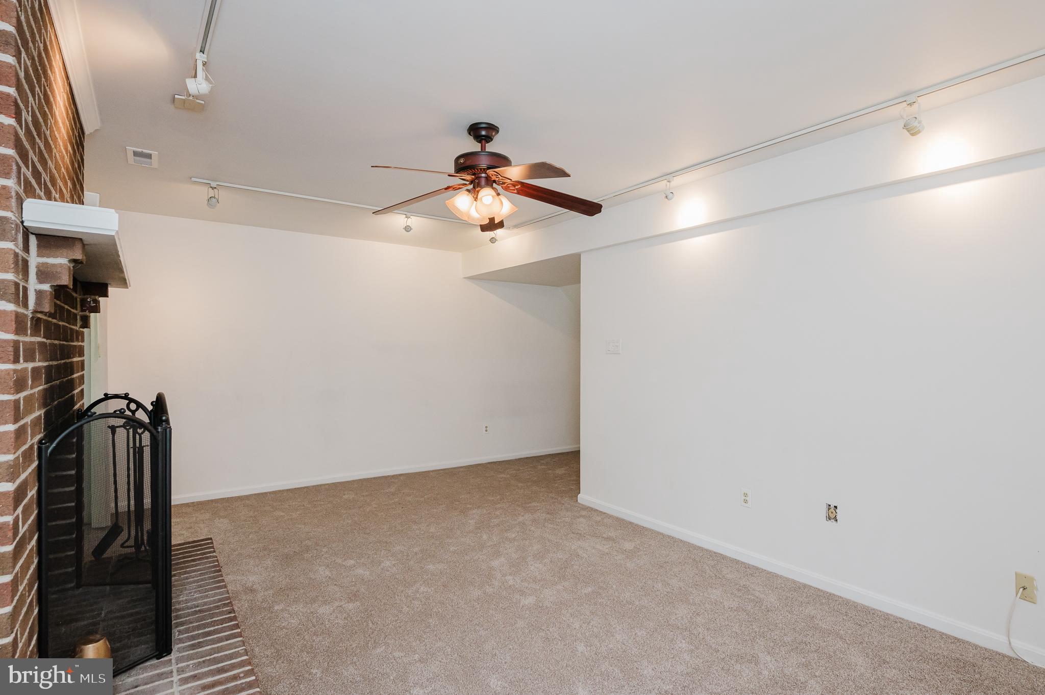 COPPERFIELD AT FIVE FRM - Residential Lease