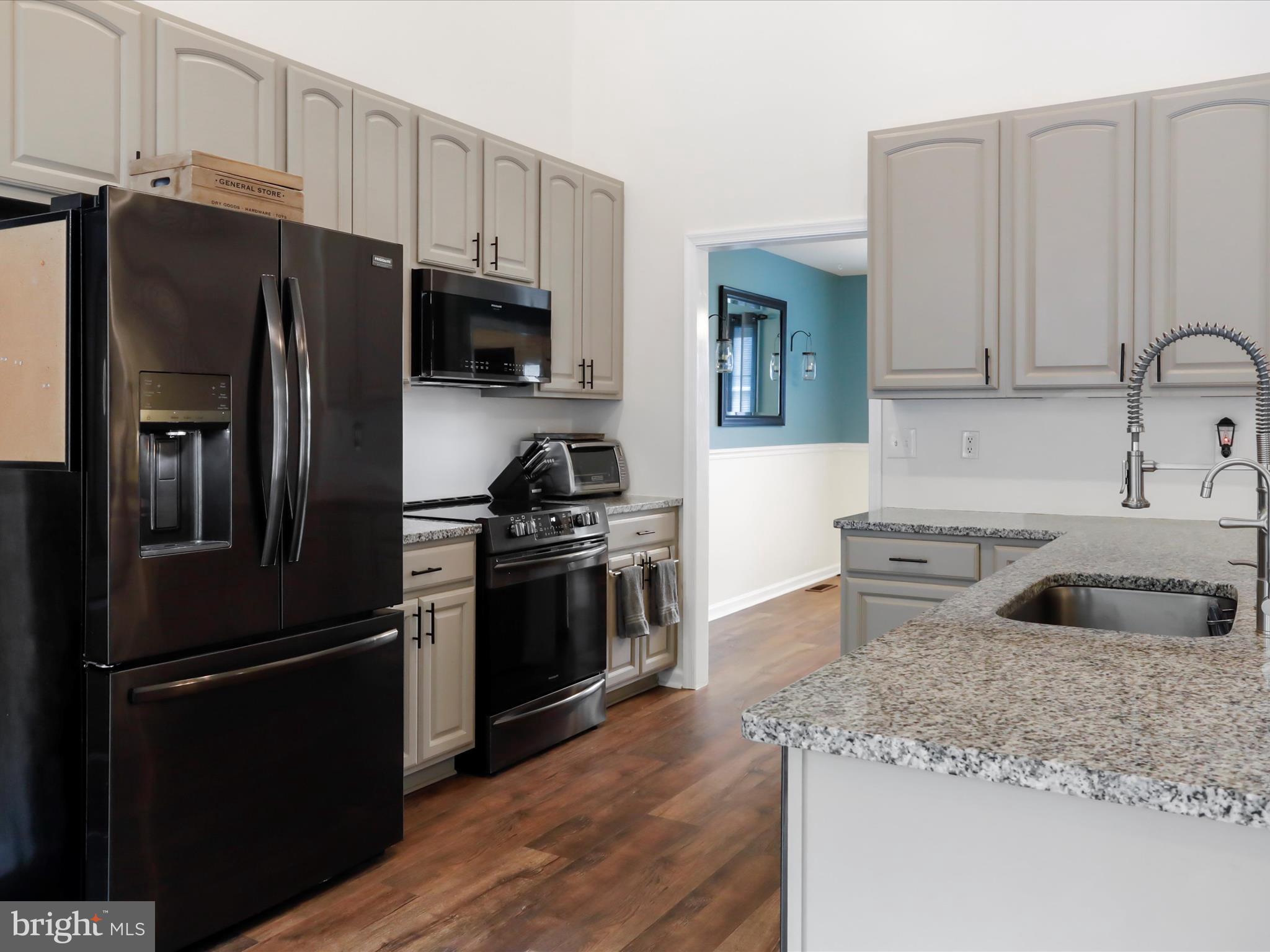 CLAYMONT CHASE - Residential