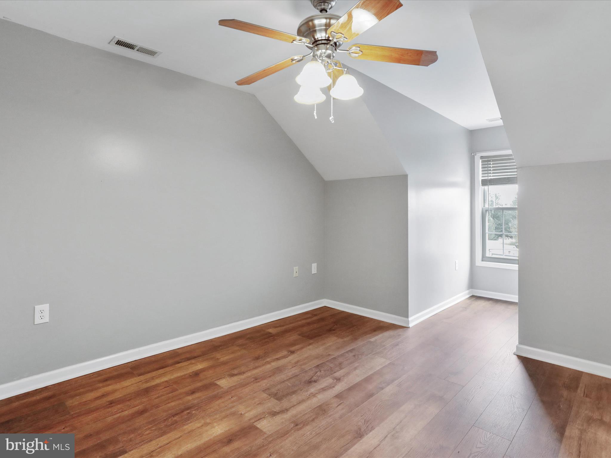 CLAYMONT CHASE - Residential