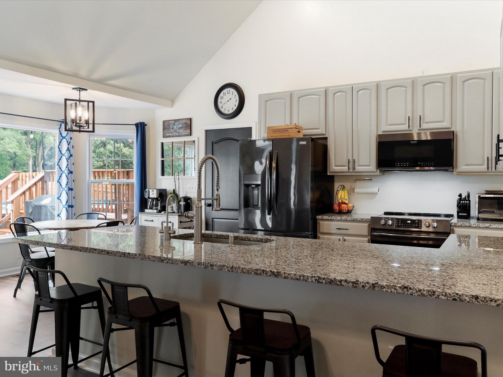 CLAYMONT CHASE - Residential