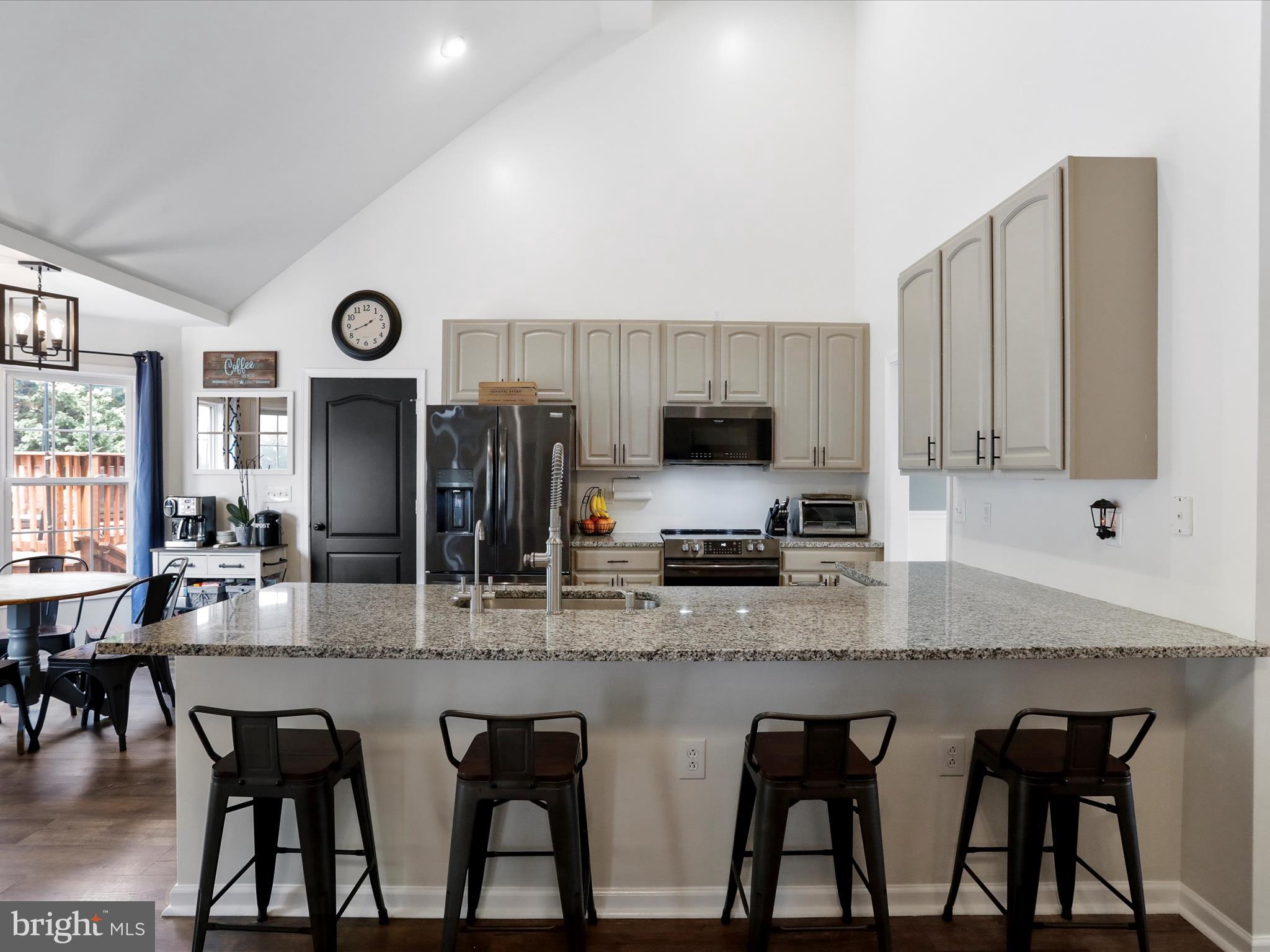 CLAYMONT CHASE - Residential