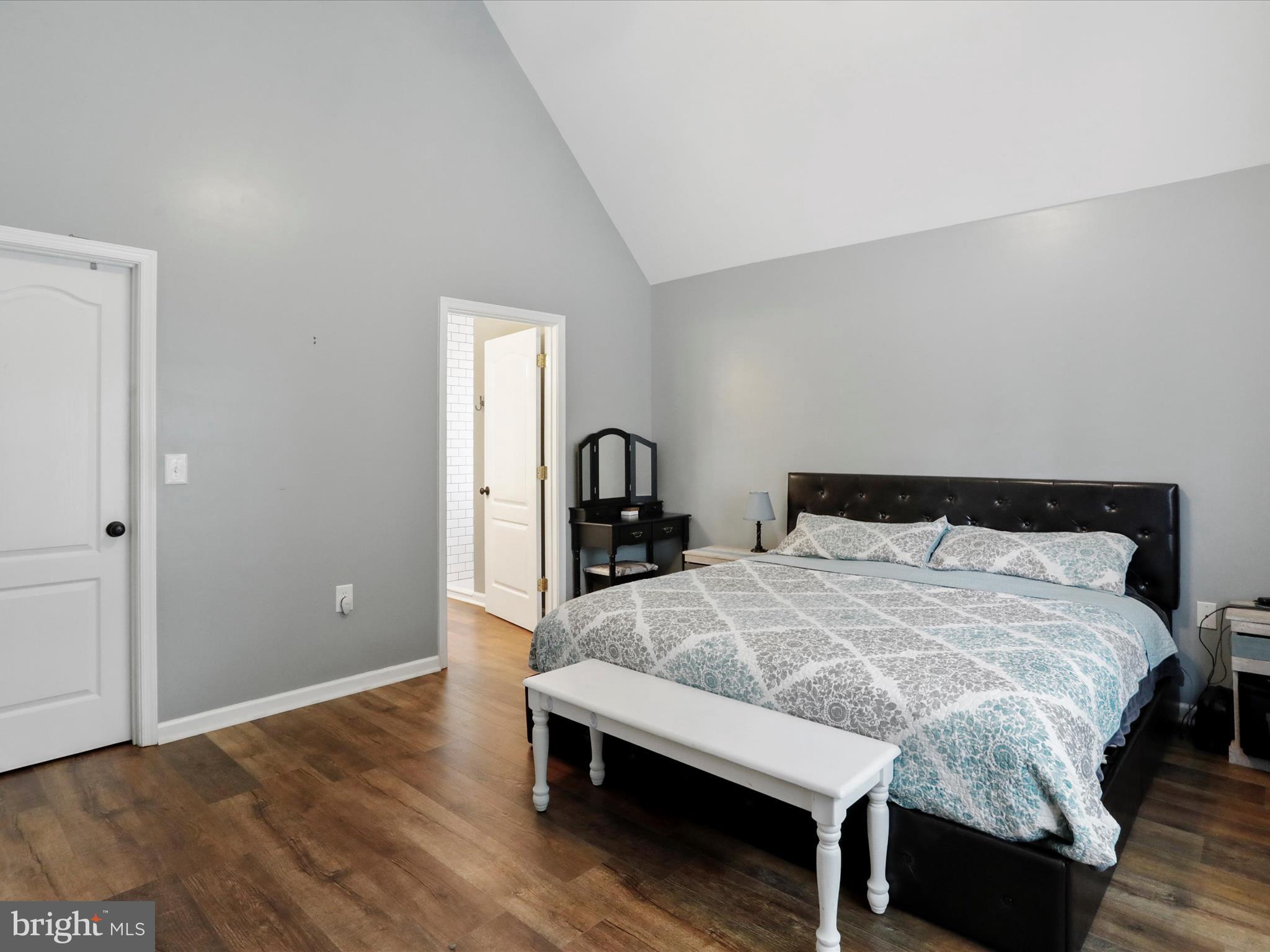 CLAYMONT CHASE - Residential