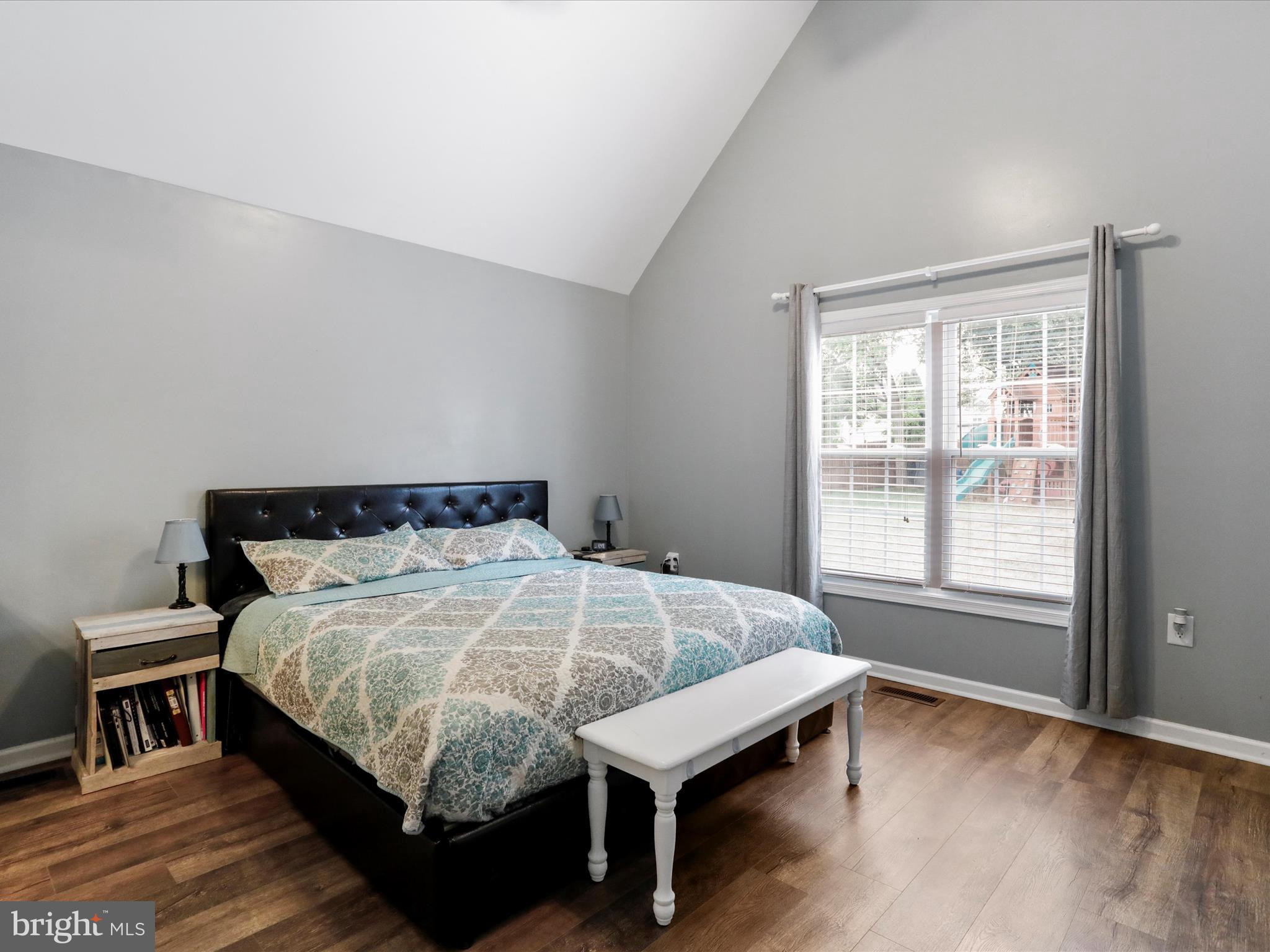 CLAYMONT CHASE - Residential