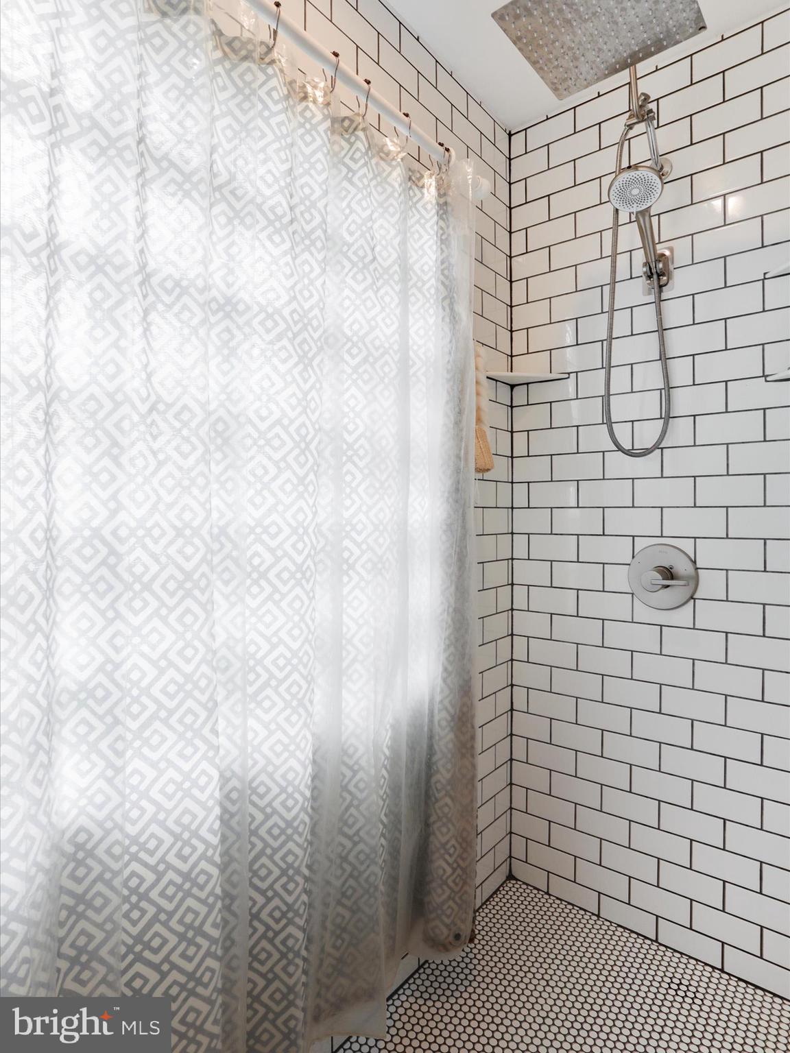 CLAYMONT CHASE - Residential