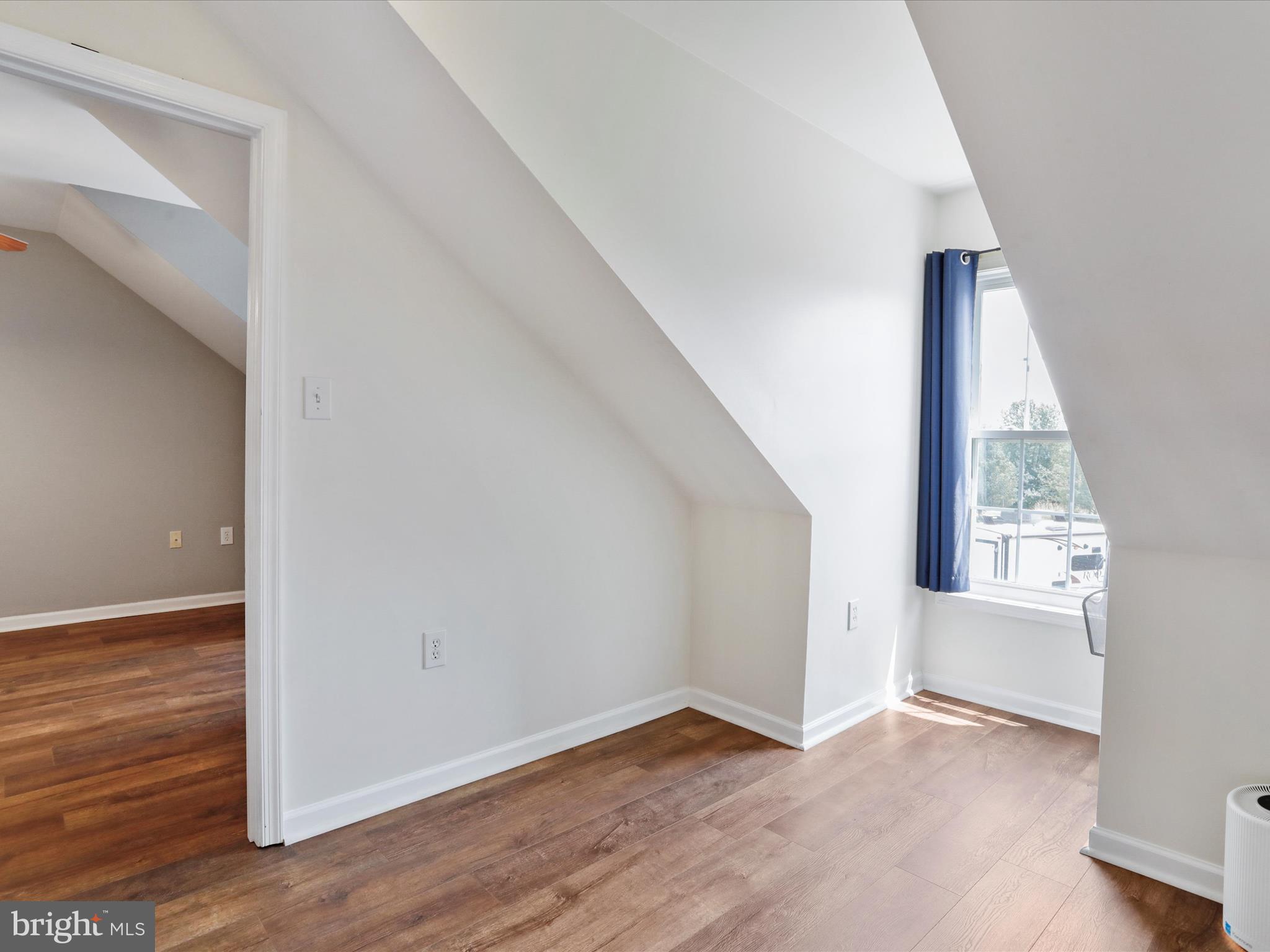 CLAYMONT CHASE - Residential