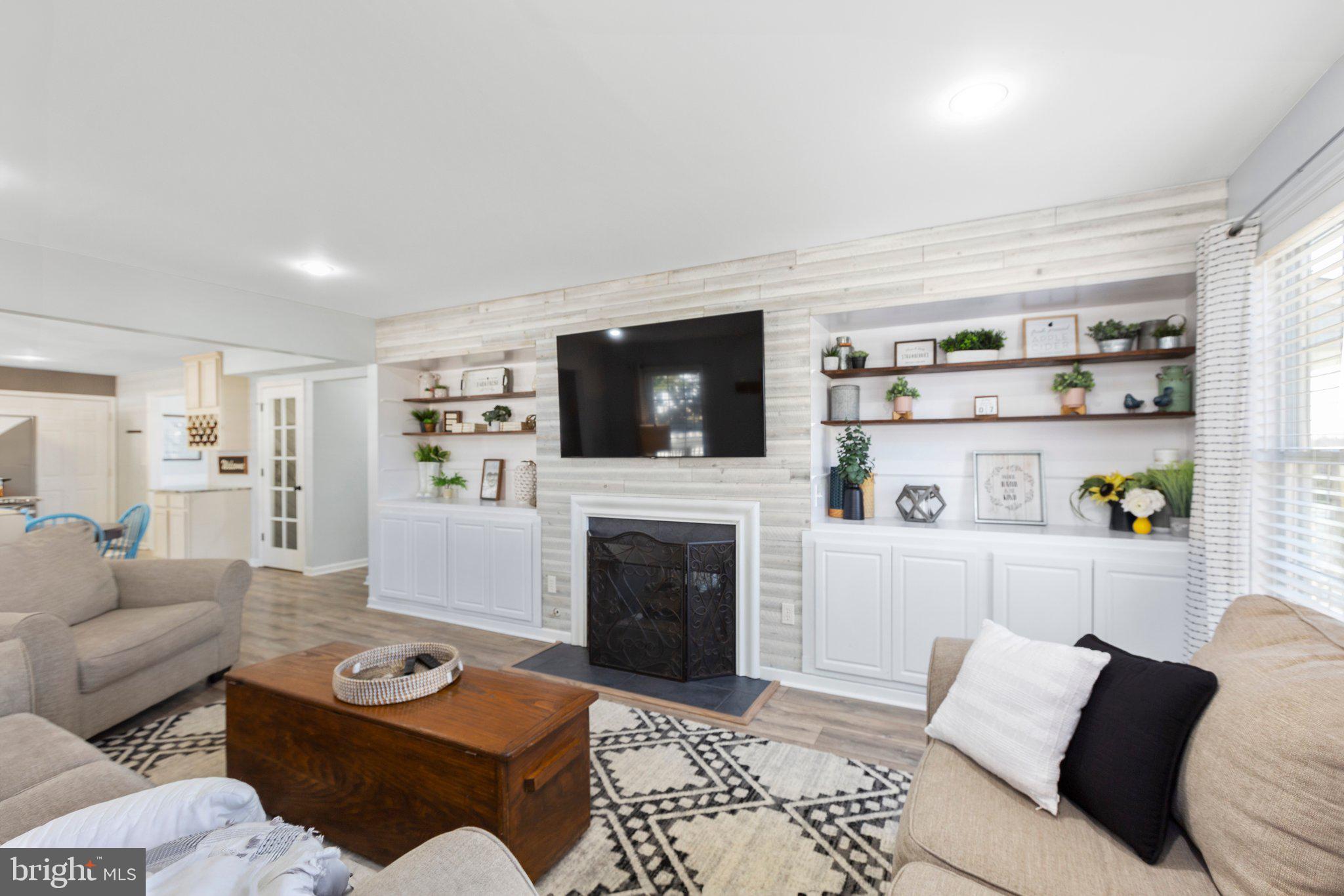 FOX CHASE - Residential