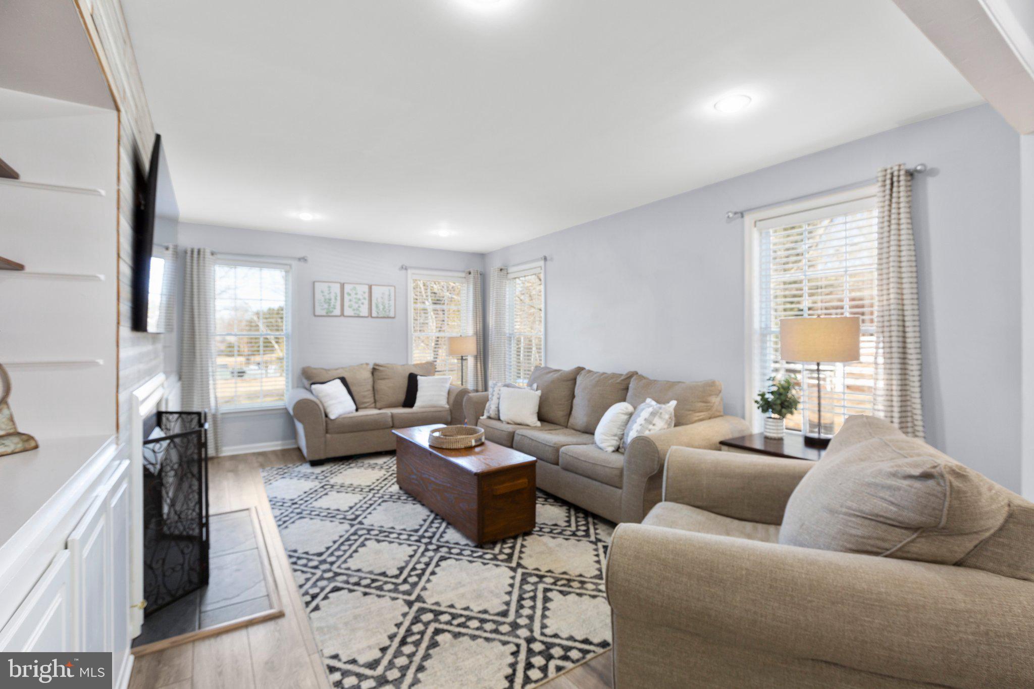 FOX CHASE - Residential