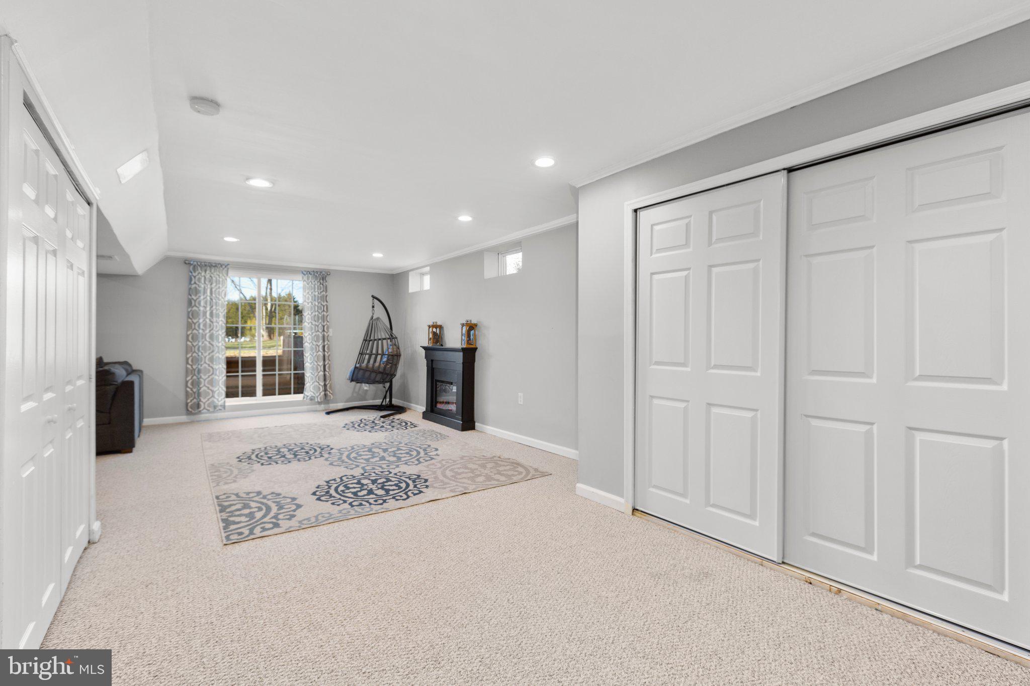 FOX CHASE - Residential