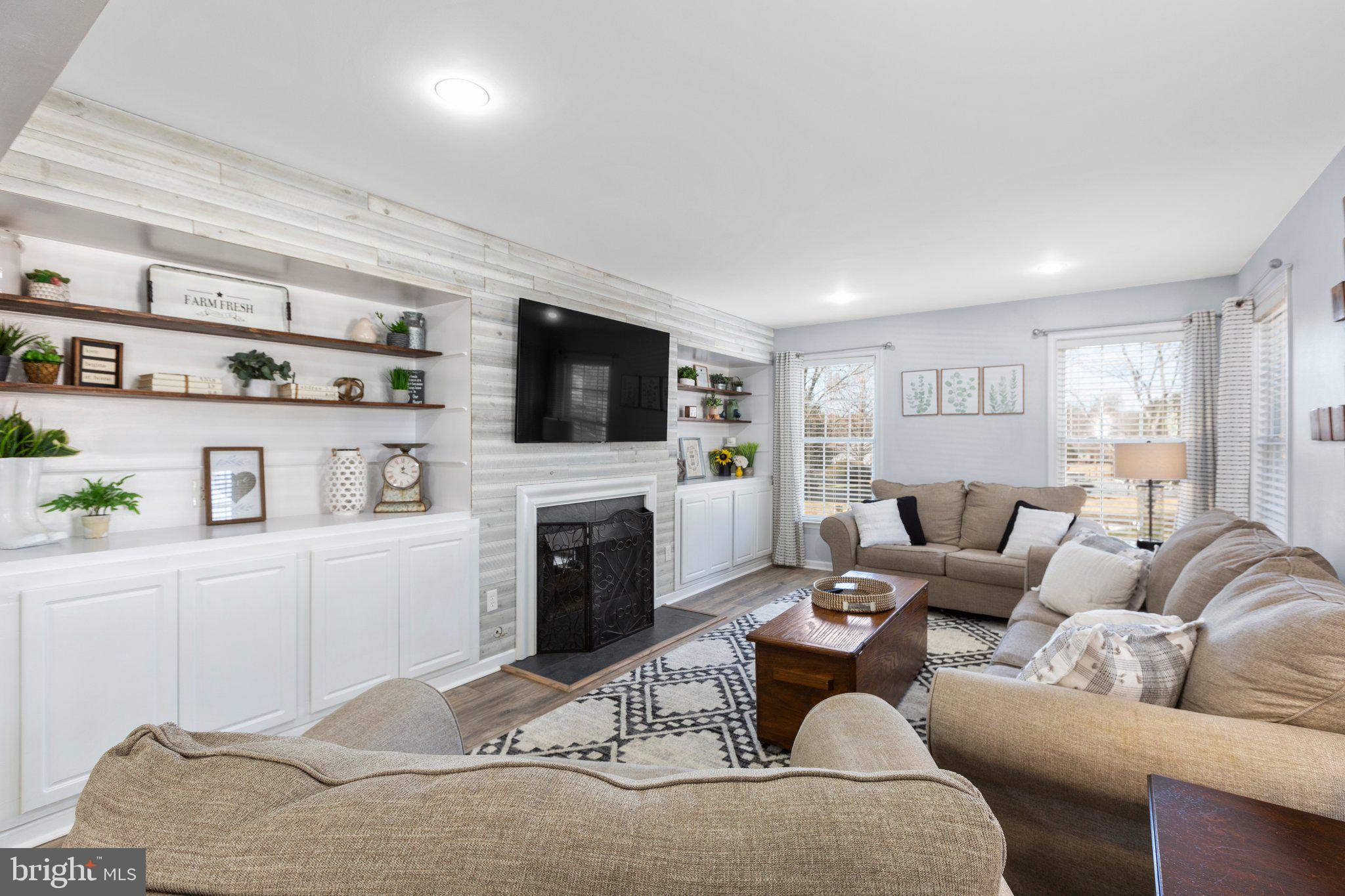 FOX CHASE - Residential