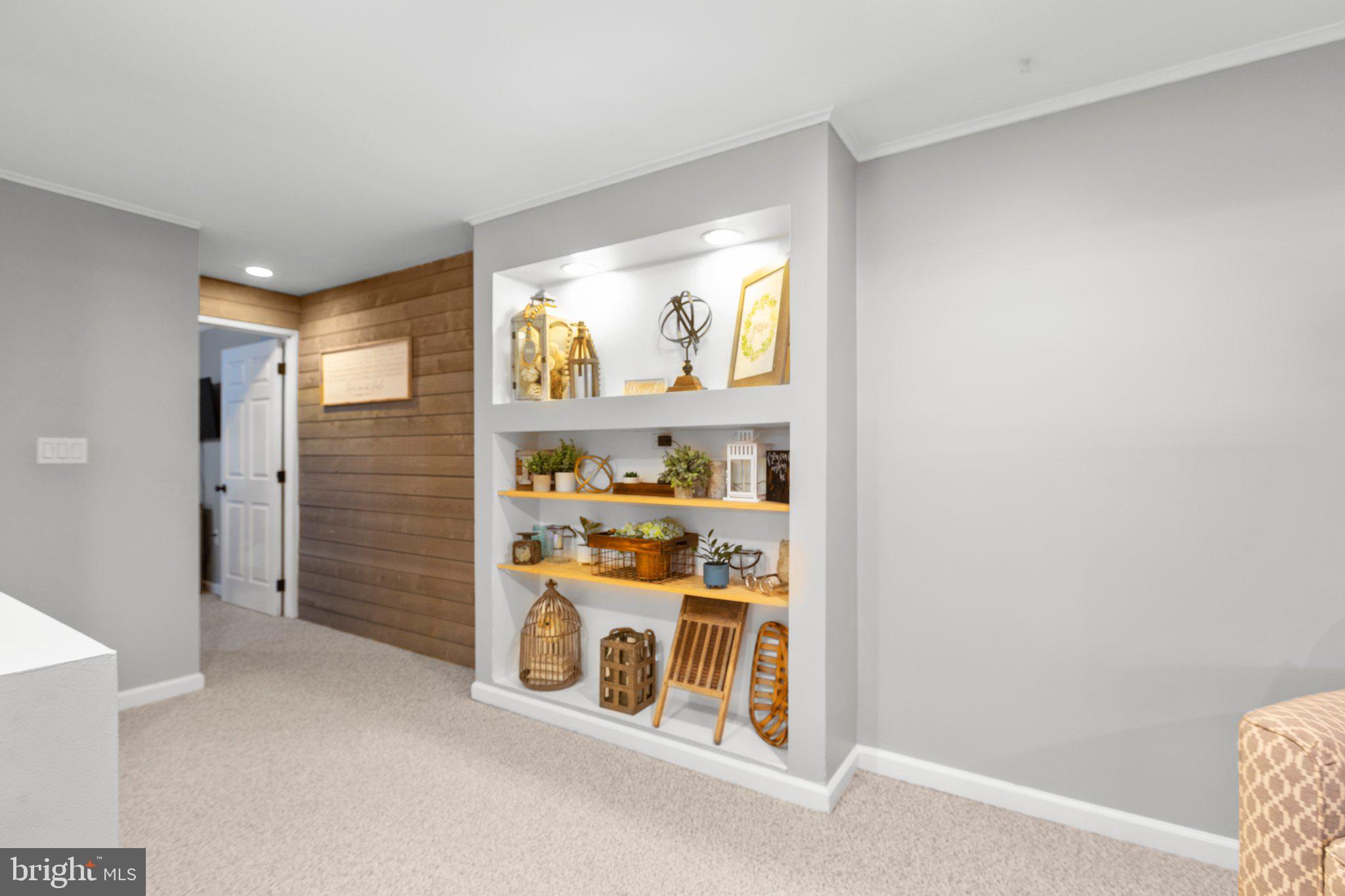 FOX CHASE - Residential