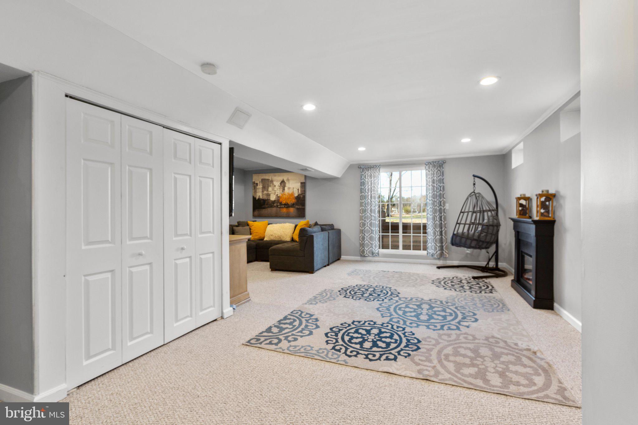 FOX CHASE - Residential