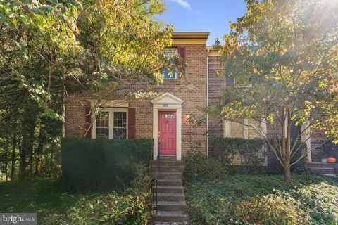 7801 Byrds Nest Pass, Annandale, VA MLS: VAFX2264076