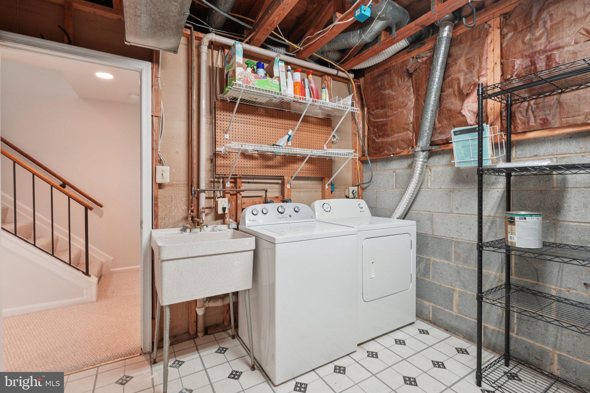 LAFAYETTE VILLAGE - Residential