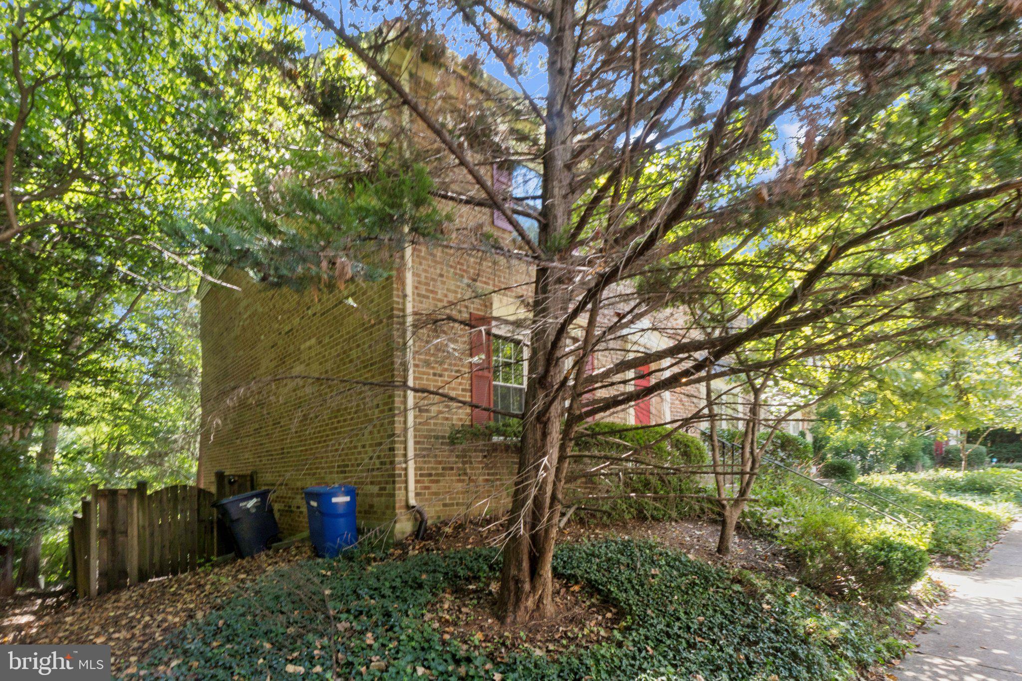 LAFAYETTE VILLAGE - Residential