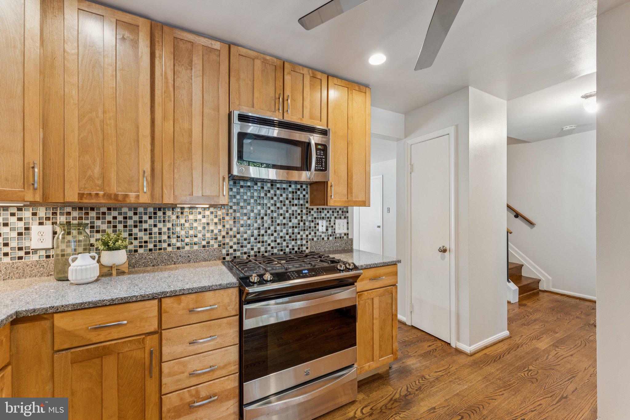 LAFAYETTE VILLAGE - Residential