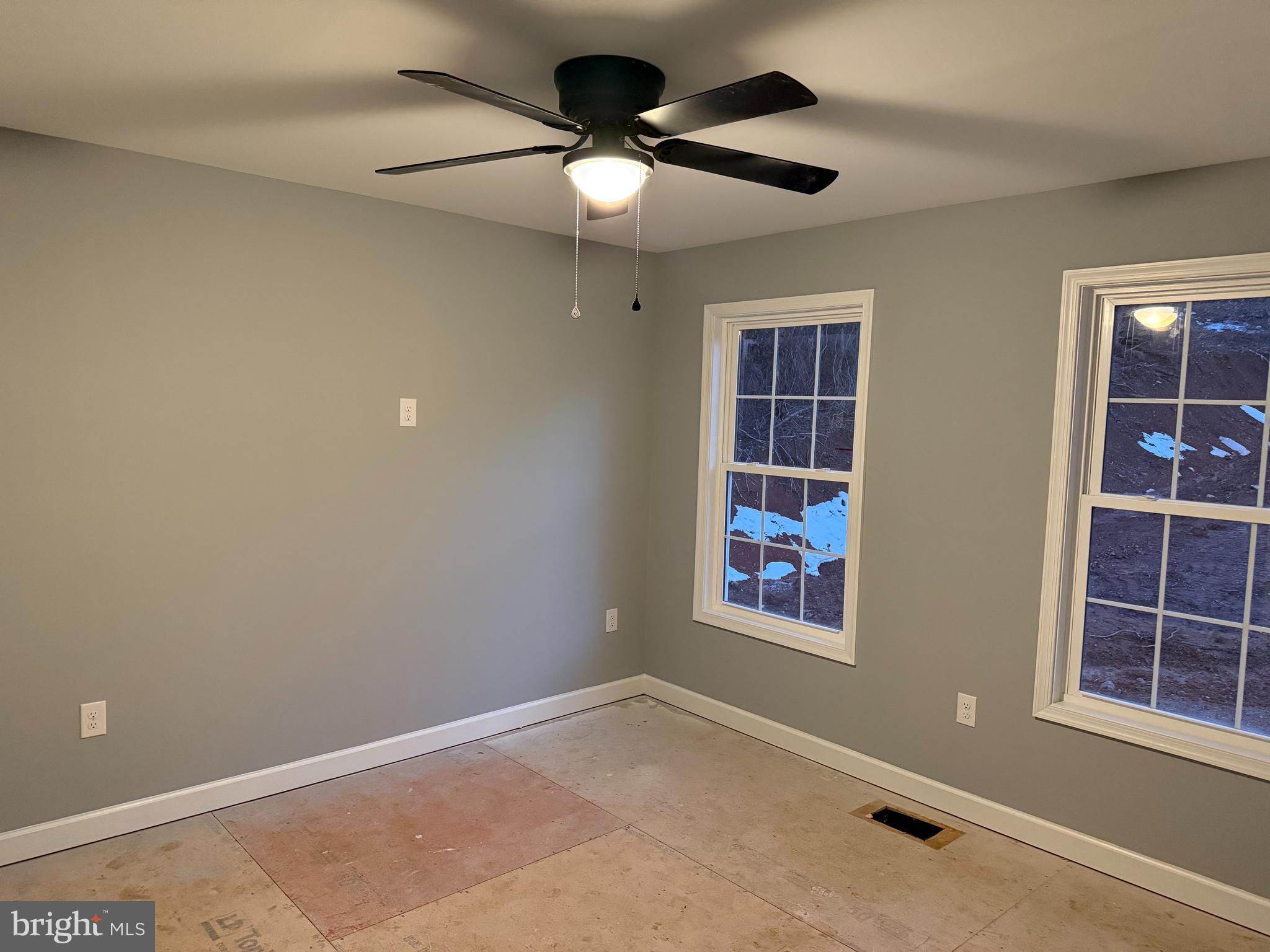 LAKE FRONT ROYAL - Residential