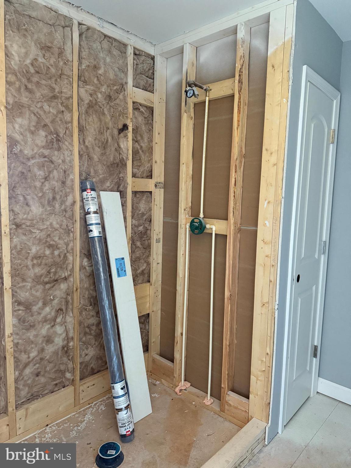 LAKE FRONT ROYAL - Residential