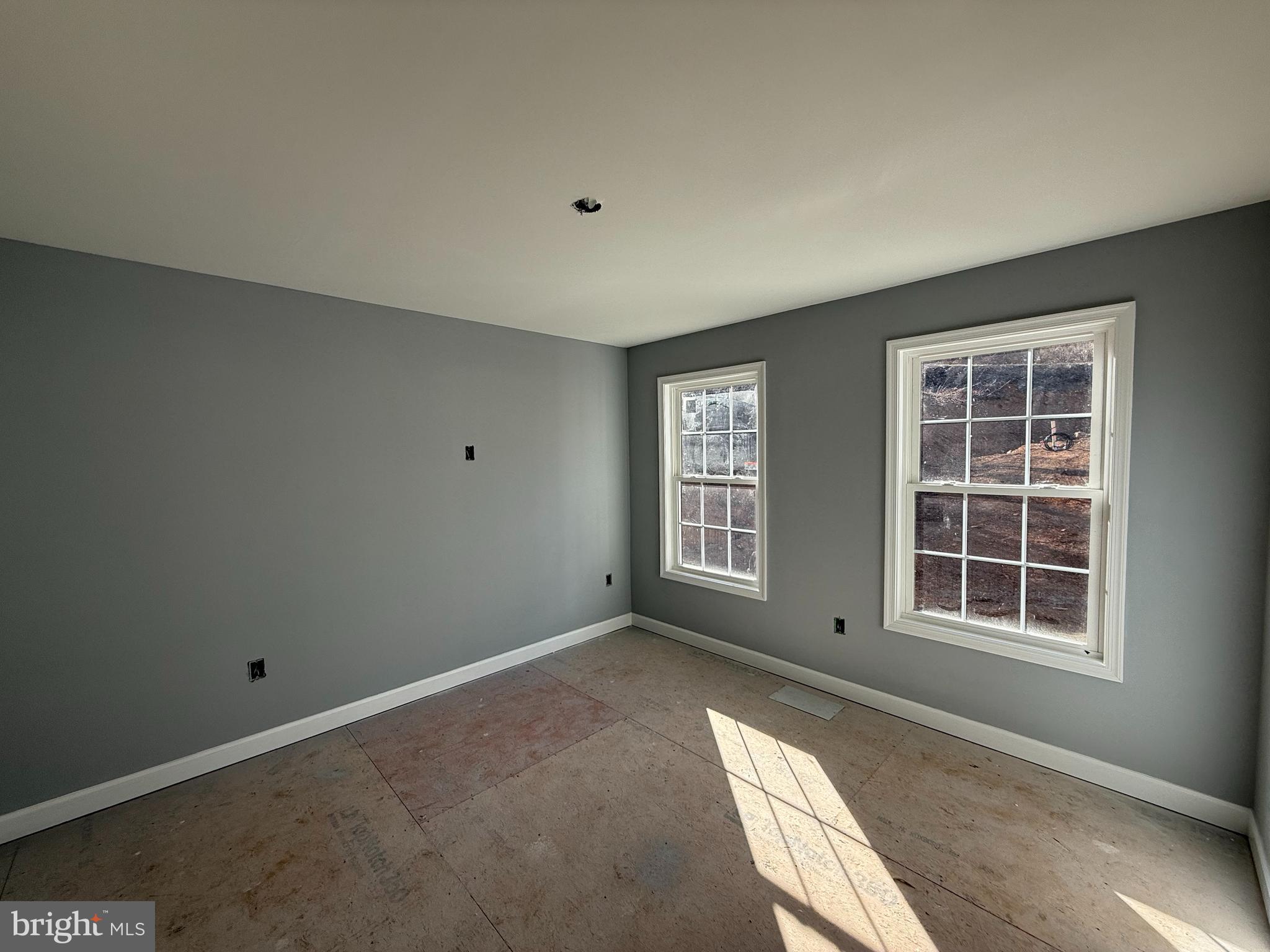 LAKE FRONT ROYAL - Residential