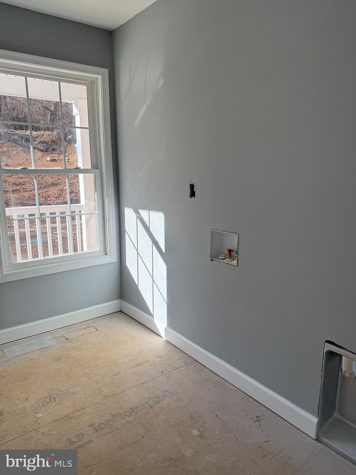 LAKE FRONT ROYAL - Residential