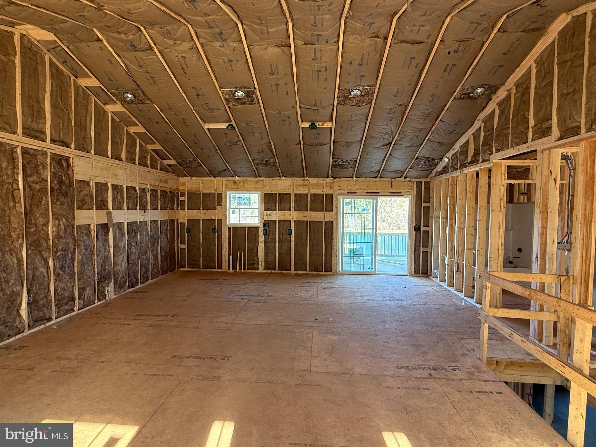 LAKE FRONT ROYAL - Residential